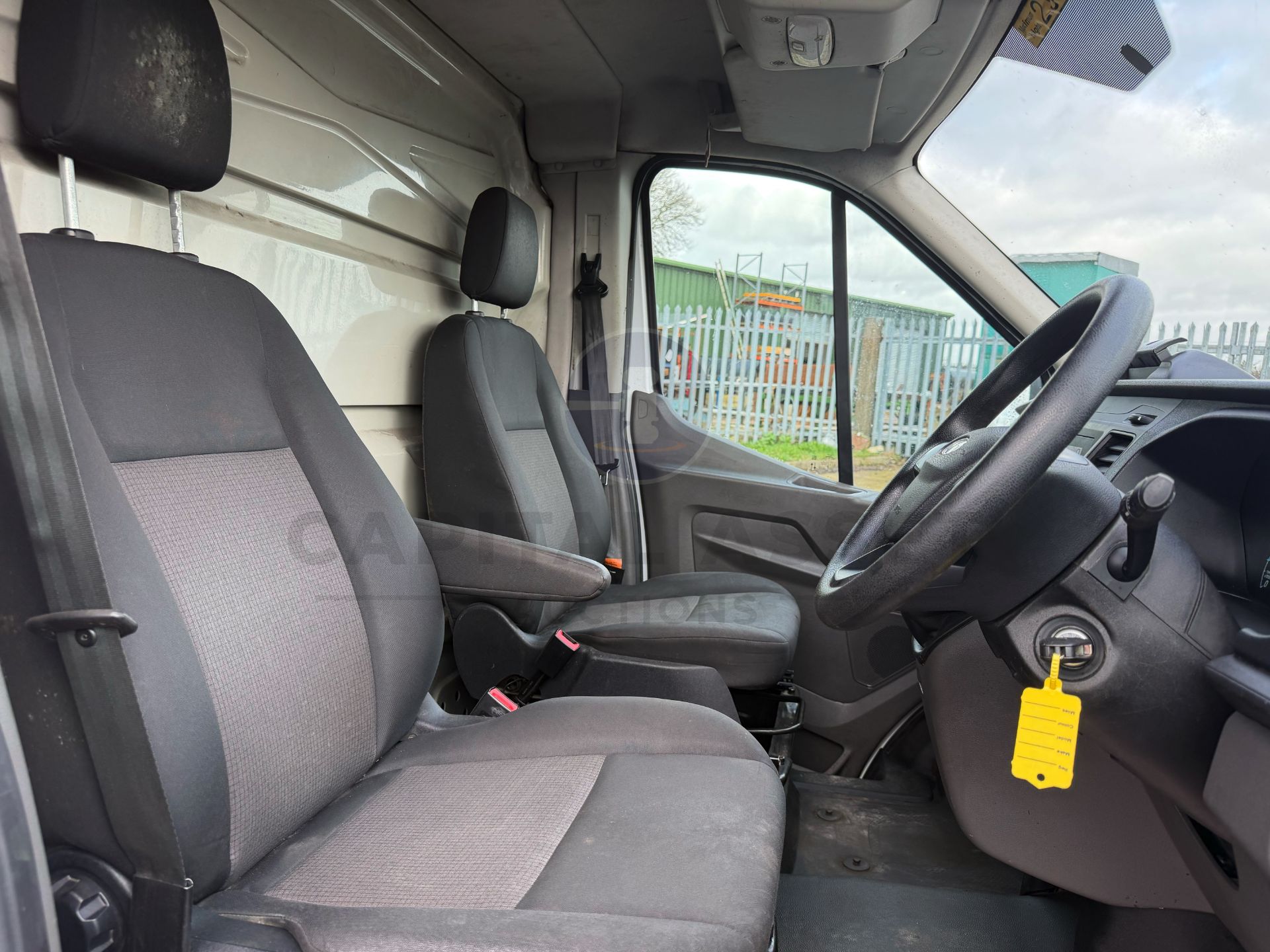 "ON SALE" FORD TRANSIT *LWB - LOW LOADER / LUTON BOX VAN* (2023 - EURO 6) *ONLY 59K MILES* - Image 26 of 34