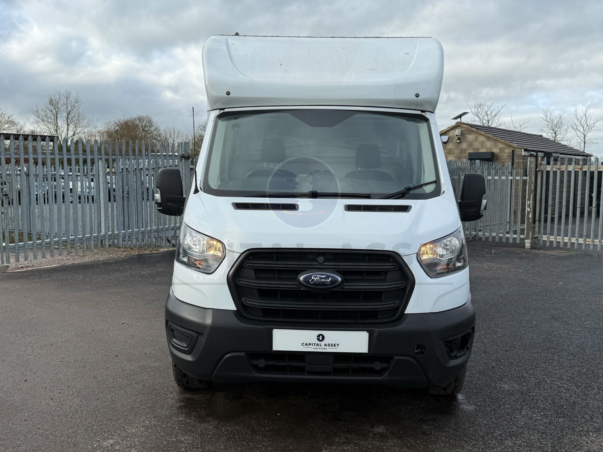 "ON SALE" FORD TRANSIT *LWB - LOW LOADER / LUTON BOX VAN* (2023 - EURO 6) *ONLY 59K MILES* - Image 4 of 34