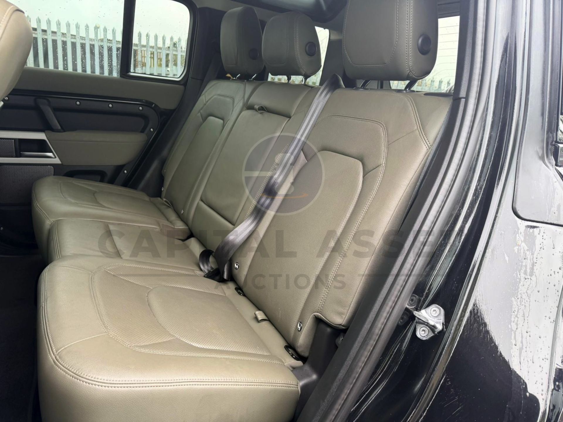 LAND ROVER DEFENDER 110 *XS EDITION* 5 DOOR SUV (2022 - EURO 6) 3.0 D250 - 8 SPEED AUTO *HUGE SPEC* - Image 13 of 30