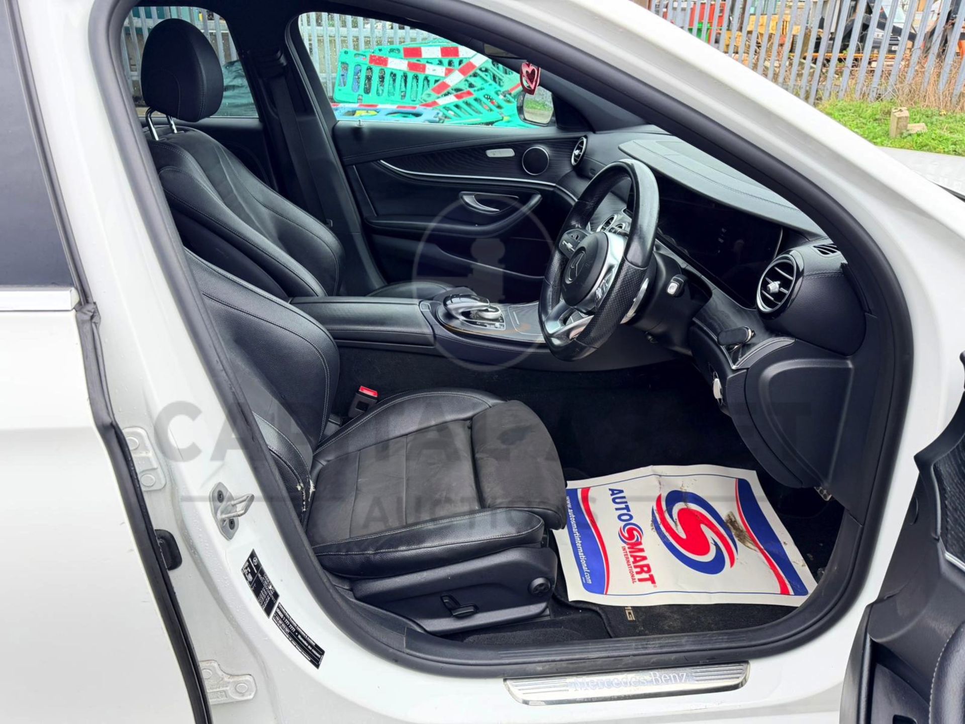 MERCEDES E220d "AMG-LINE" 2.0d 9-G TRONIC AUTO ESTATE (2020 MODEL) LEATHER - SAT NAV - REAR CAMERA - Image 7 of 25