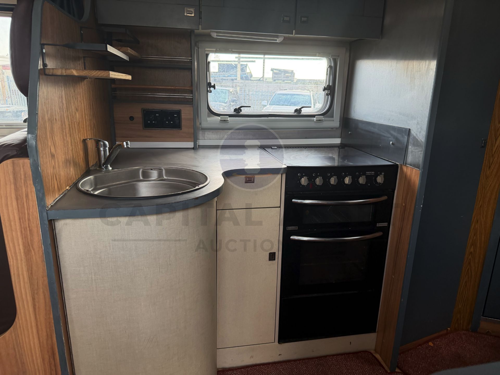 PEUGEOT BOXER *BAILEY APPROACH - AUTOGRAPH 745* LUXURY MOTORHOME (2016 MODEL) *ONLY 28,000 MILES* - Image 21 of 48