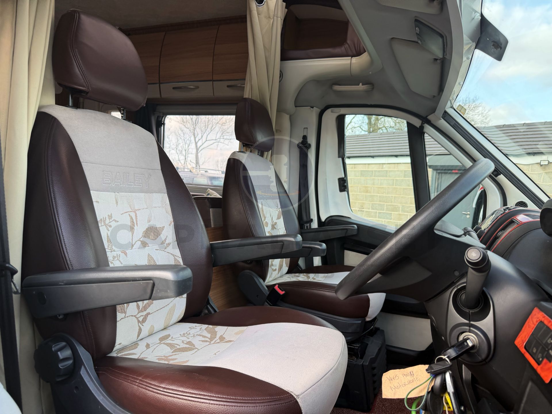 PEUGEOT BOXER *BAILEY APPROACH - AUTOGRAPH 745* LUXURY MOTORHOME (2016 MODEL) *ONLY 28,000 MILES* - Image 35 of 48