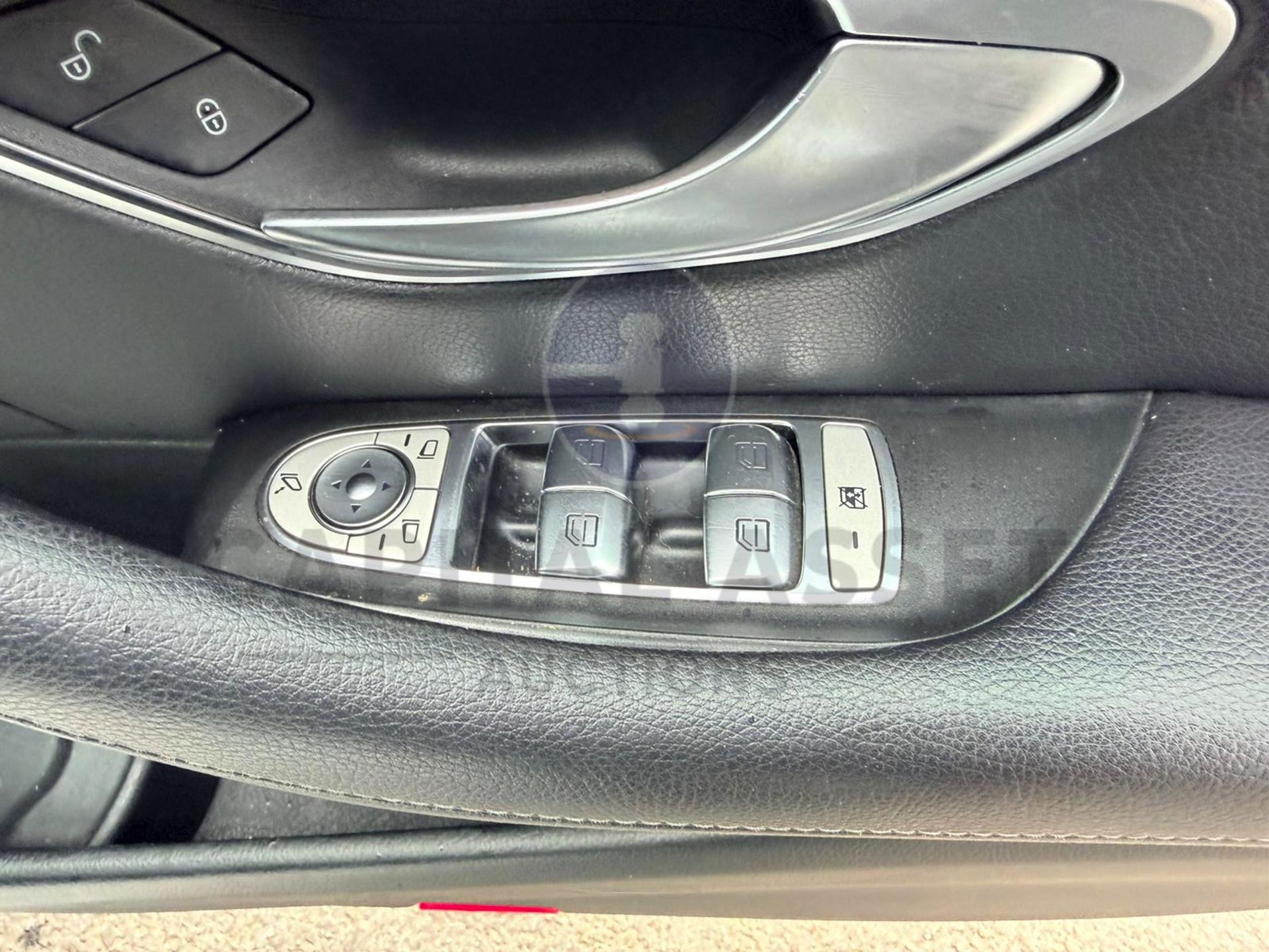 MERCEDES E220d "AMG-LINE" 2.0d 9-G TRONIC AUTO ESTATE (2020 MODEL) LEATHER - SAT NAV - REAR CAMERA - Image 18 of 25