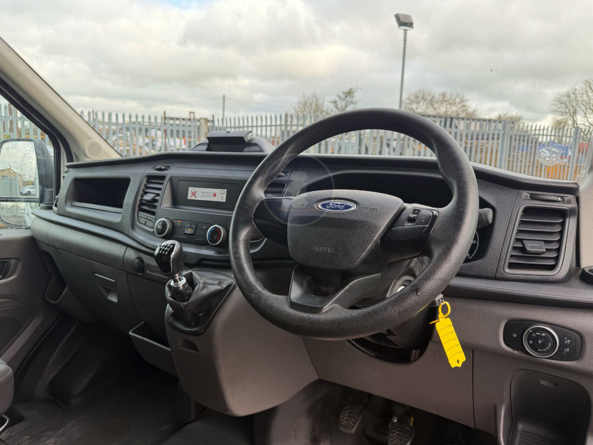 "ON SALE" FORD TRANSIT *LWB - LOW LOADER / LUTON BOX VAN* (2023 - EURO 6) *ONLY 59K MILES* - Image 29 of 34