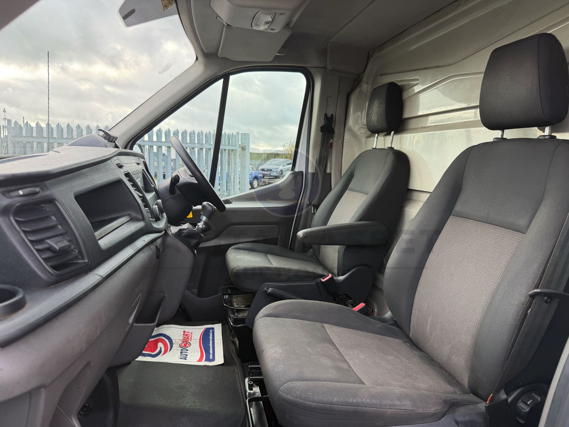 "ON SALE" FORD TRANSIT *LWB - LOW LOADER / LUTON BOX VAN* (2023 - EURO 6) *ONLY 59K MILES* - Image 22 of 34