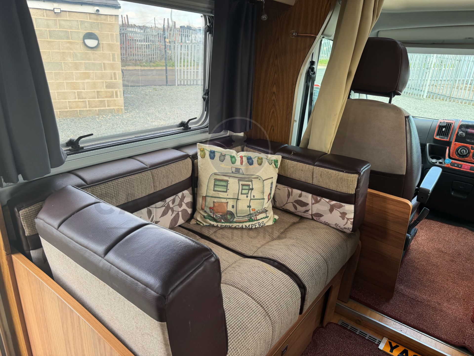 PEUGEOT BOXER *BAILEY APPROACH - AUTOGRAPH 745* LUXURY MOTORHOME (2016 MODEL) *ONLY 28,000 MILES* - Image 19 of 48