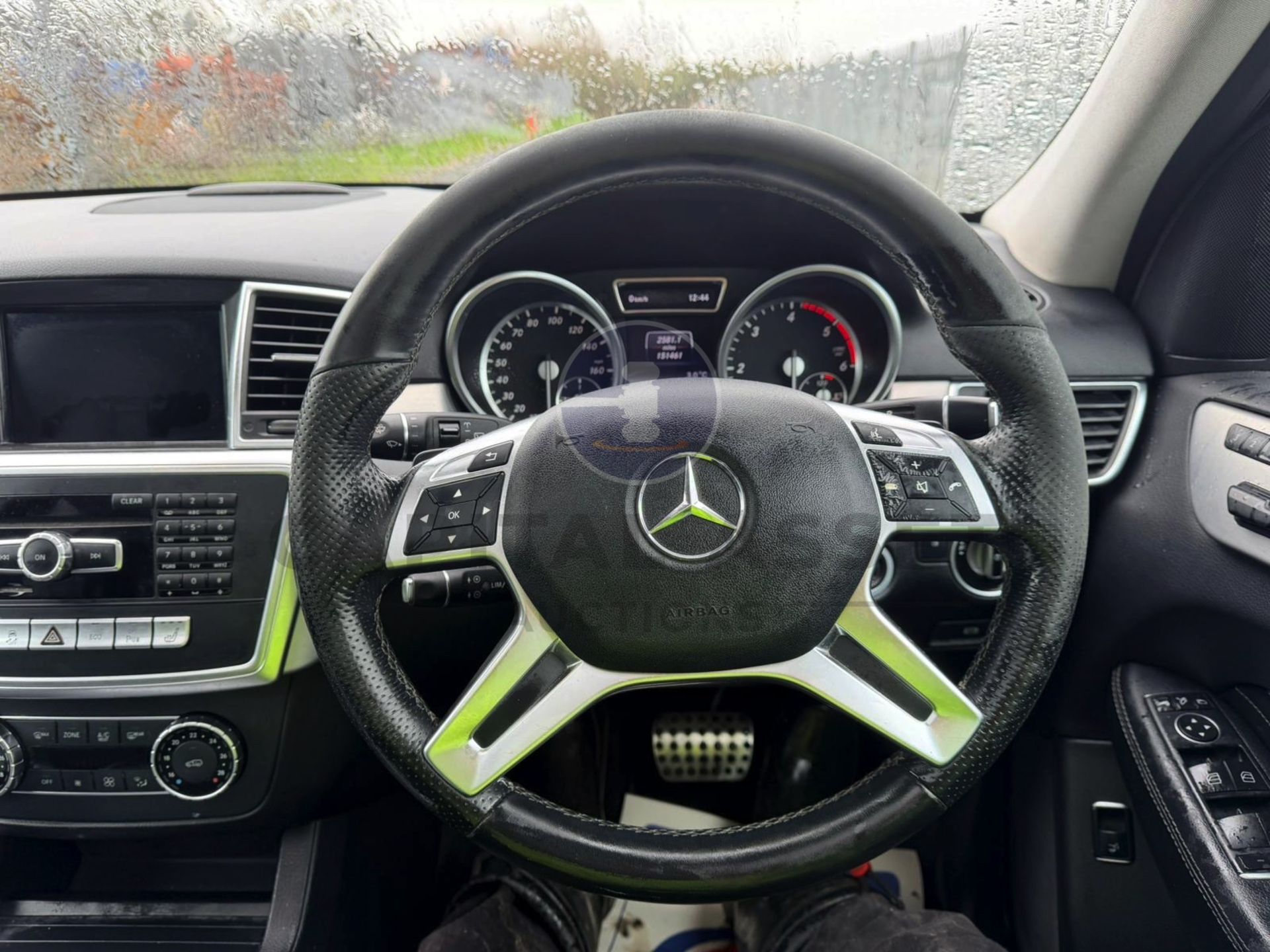 (On Sale) MERCEDES-BENZ ML 250 CDI *AMG LINE PREMIUM* 5 DOOR SUV (64 REG) 7G TRONIC AUTO *HUGE SPEC* - Image 28 of 29