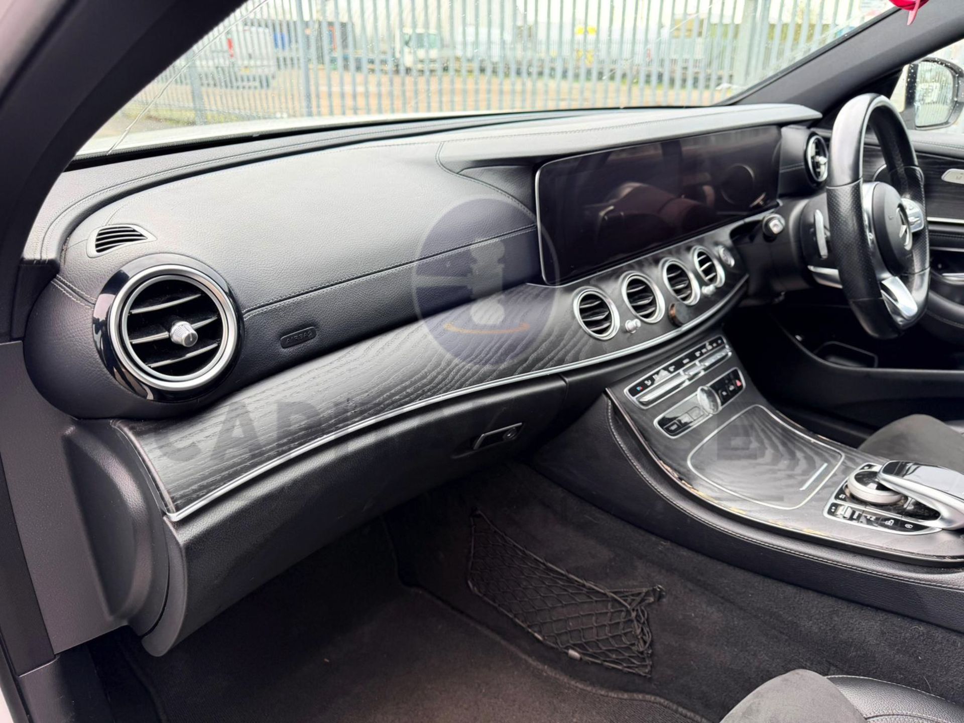 MERCEDES E220d "AMG-LINE" 2.0d 9-G TRONIC AUTO ESTATE (2020 MODEL) LEATHER - SAT NAV - REAR CAMERA - Image 12 of 25