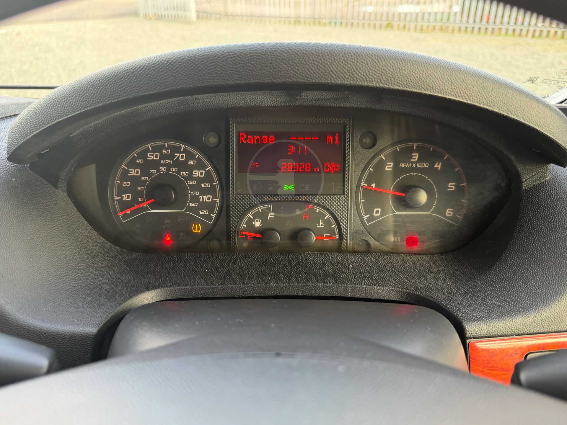 PEUGEOT BOXER *BAILEY APPROACH - AUTOGRAPH 745* LUXURY MOTORHOME (2016 MODEL) *ONLY 28,000 MILES* - Image 47 of 48