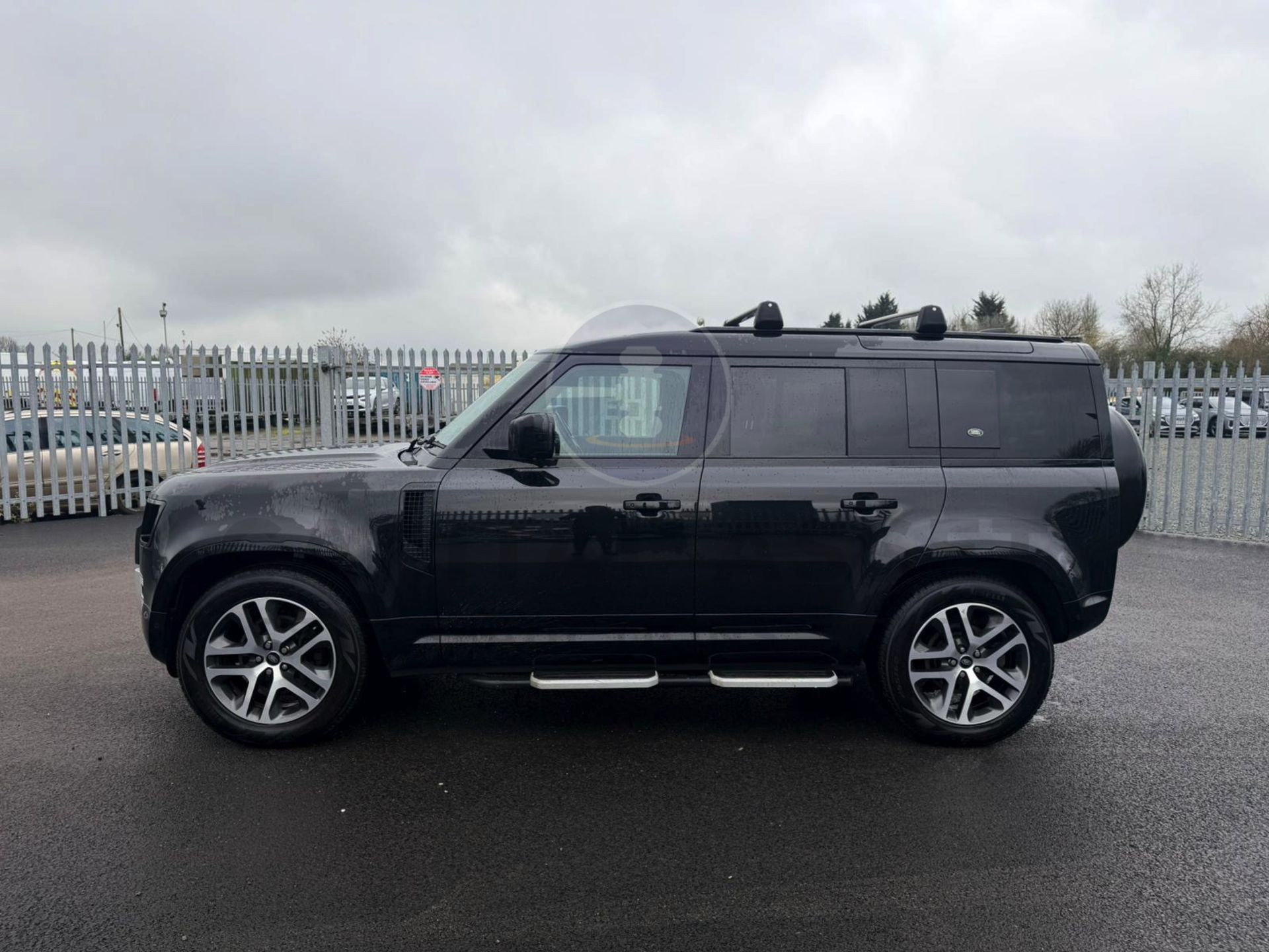 LAND ROVER DEFENDER 110 *XS EDITION* 5 DOOR SUV (2022 - EURO 6) 3.0 D250 - 8 SPEED AUTO *HUGE SPEC* - Image 4 of 30