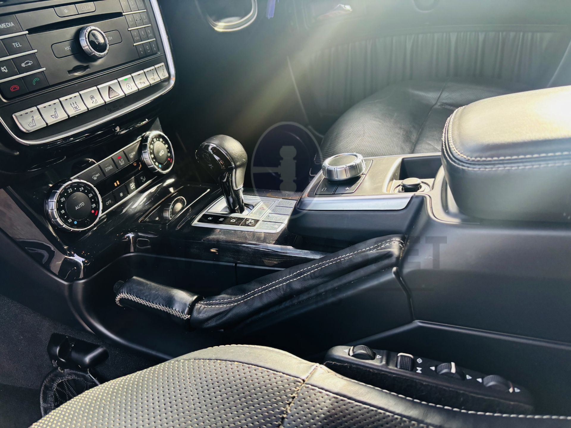MERCEDES G350d "BLACK AMG NIGHT EDITION" 3.0D V6 TURBO DIESEL "4 MATIC" (2018 MODEL) FMBSH - Image 25 of 45