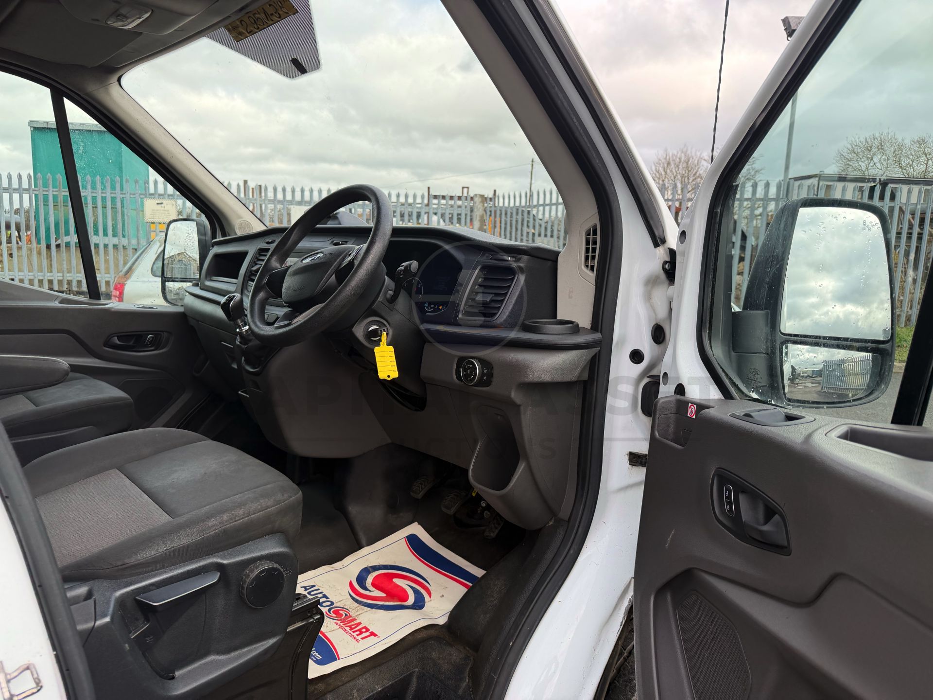 "ON SALE" FORD TRANSIT *LWB - LOW LOADER / LUTON BOX VAN* (2023 - EURO 6) *ONLY 59K MILES* - Image 23 of 34