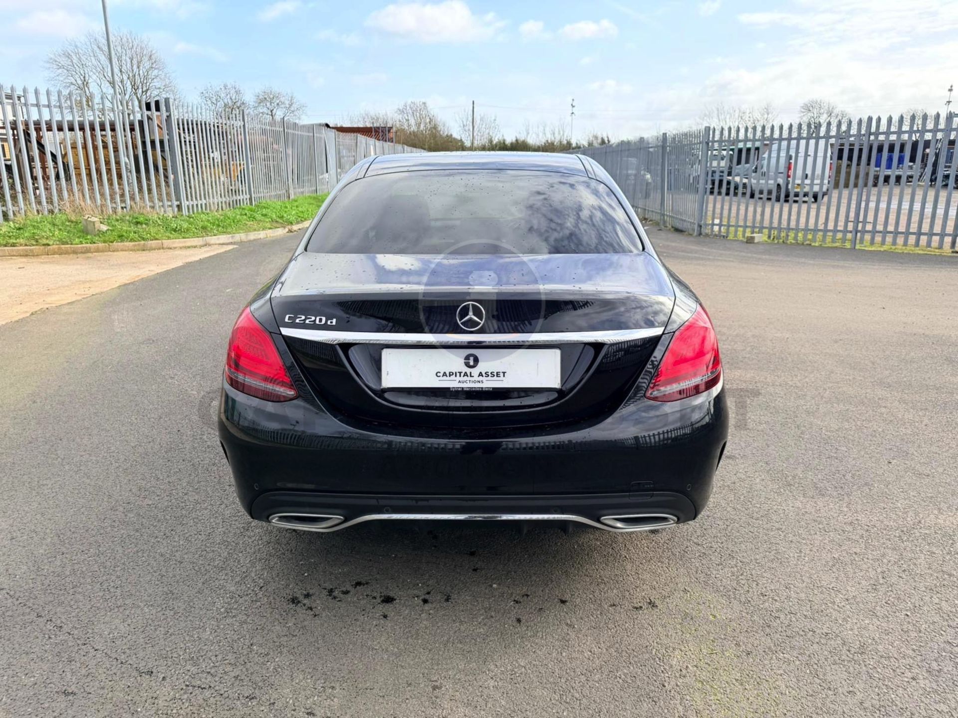 MERCEDES-BENZ C220D *AMG LINE PREMIUM* SALOON (2020 - EURO 6) 9G TRONIC AUTO - SAT NAV *HUGE SPEC* - Image 4 of 28