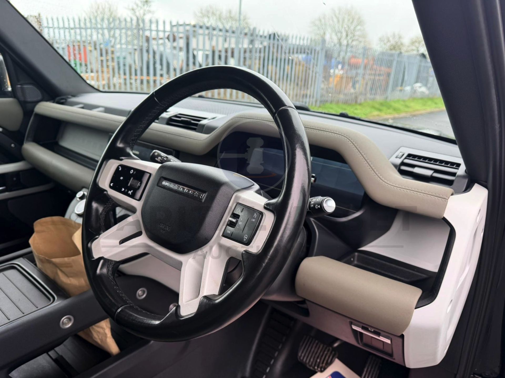 LAND ROVER DEFENDER 110 *XS EDITION* 5 DOOR SUV (2022 - EURO 6) 3.0 D250 - 8 SPEED AUTO *HUGE SPEC* - Image 24 of 30