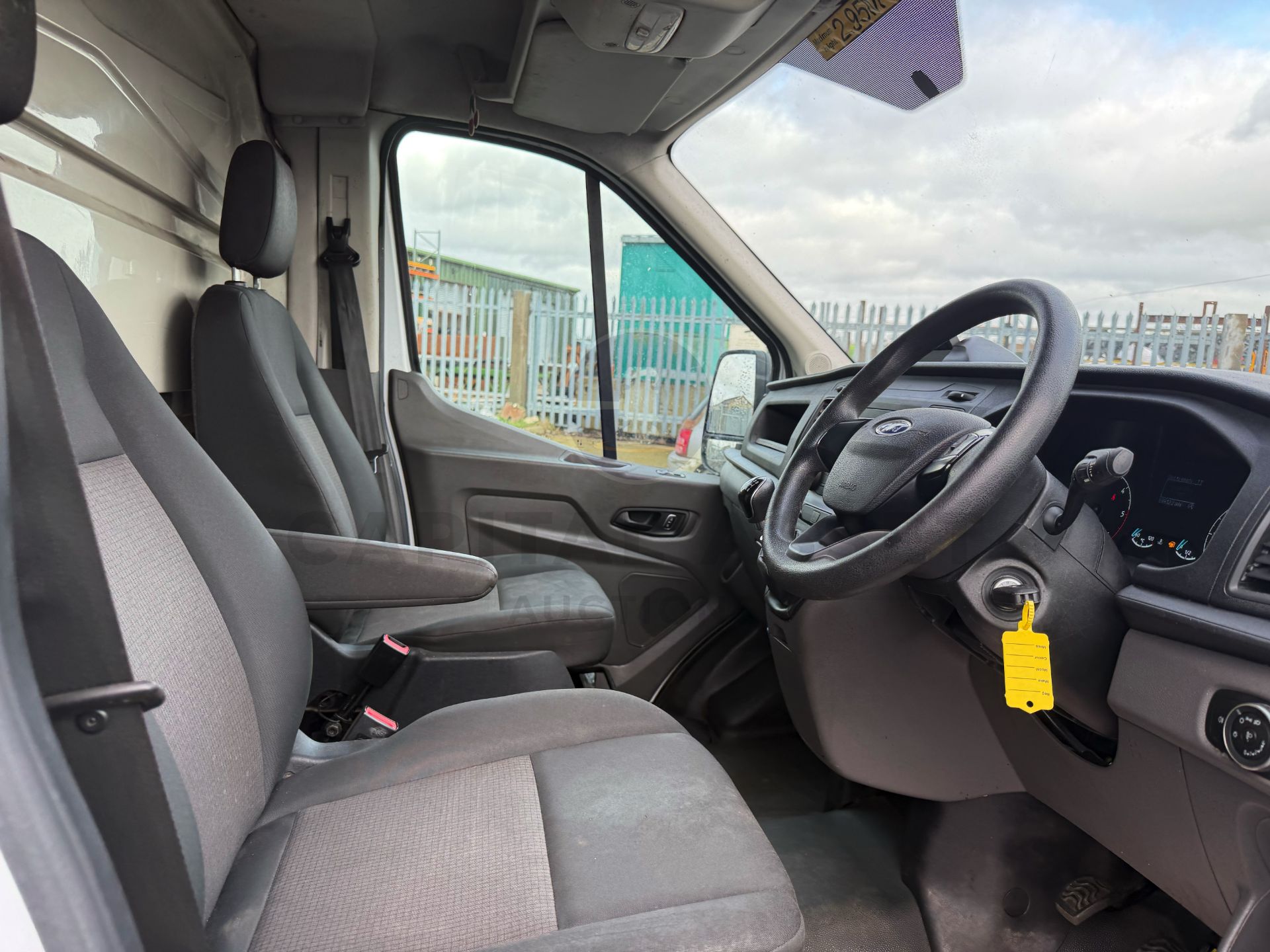 "ON SALE" FORD TRANSIT *LWB - LOW LOADER / LUTON BOX VAN* (2023 - EURO 6) *ONLY 59K MILES* - Image 27 of 34