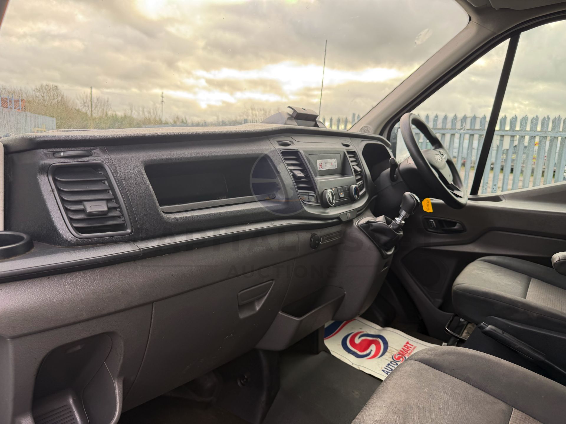 "ON SALE" FORD TRANSIT *LWB - LOW LOADER / LUTON BOX VAN* (2023 - EURO 6) *ONLY 59K MILES* - Image 20 of 34