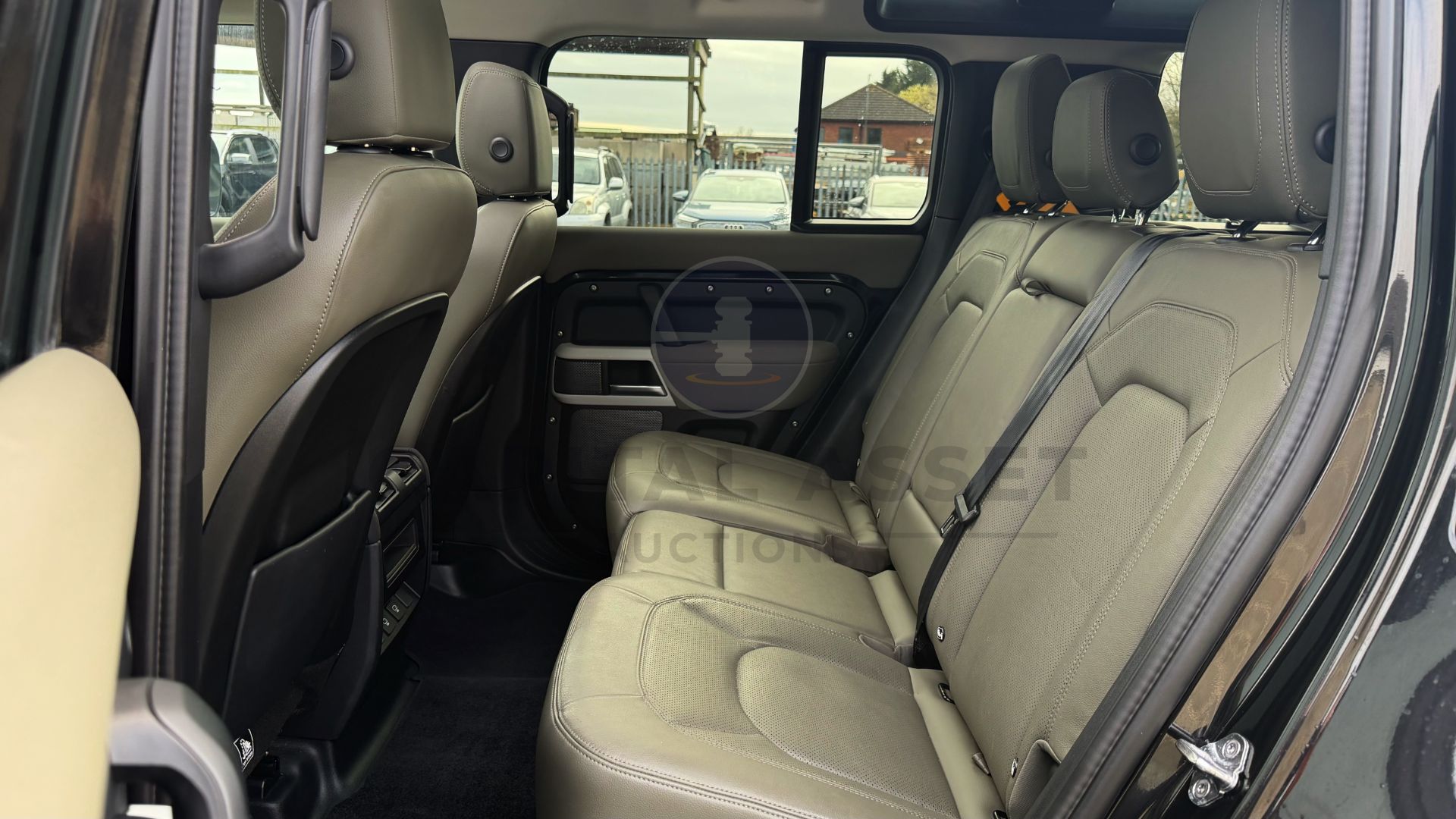 "ON SALE" LAND ROVER DEFENDER 110 *XS EDITION* 5 DOOR SUV (2022 - EURO 6) 3.0 D250 - (NO VAT) - Image 31 of 64