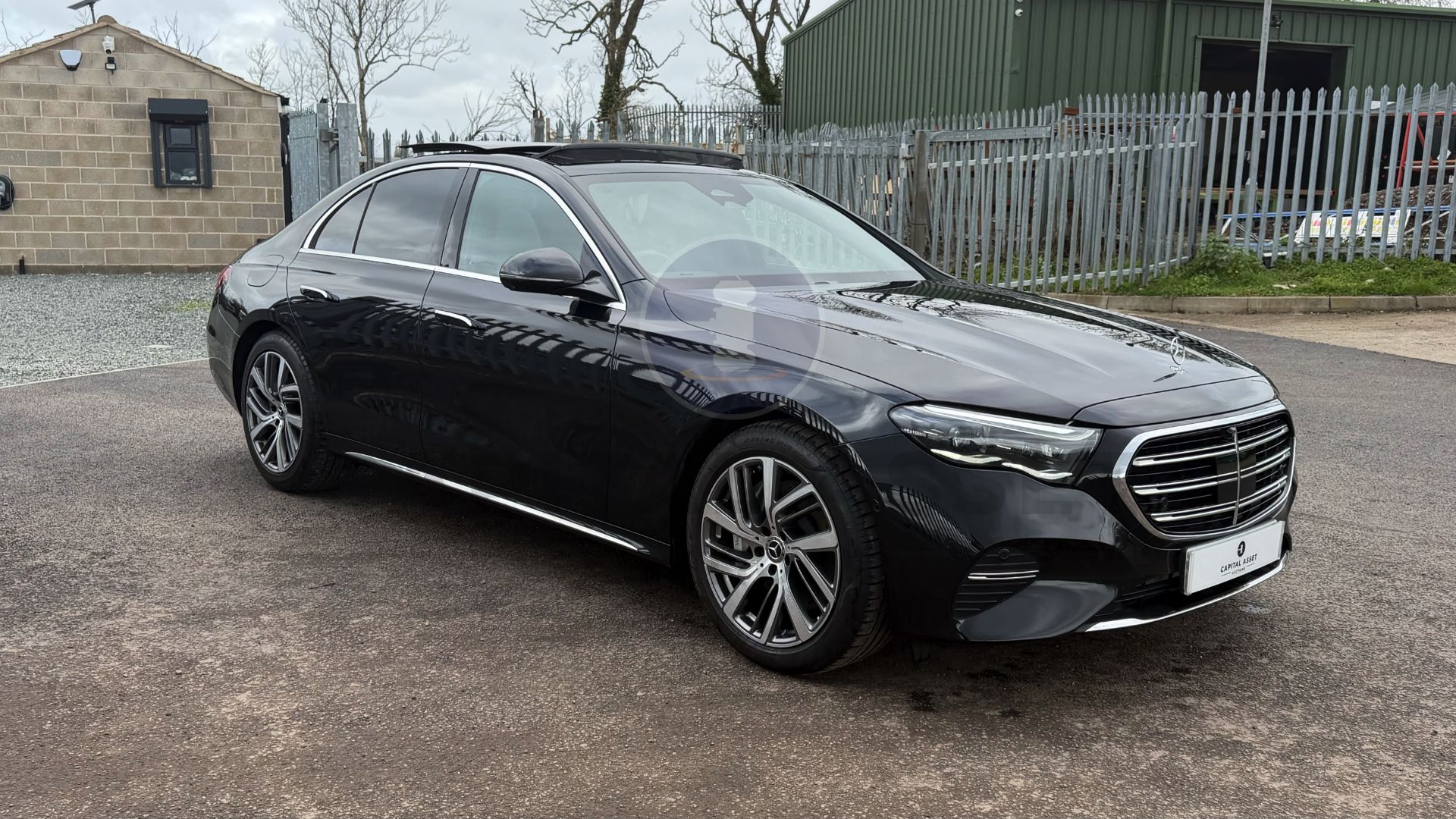 MERCEDES-BENZ E220D "EXCLUSIVE PREMIUM" (2025 MODEL) 9G-AUTO - PAN ROOF - BLACK - MEGA SPEC!!! - Image 3 of 57