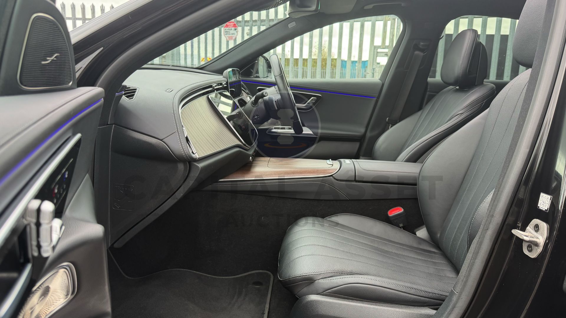 MERCEDES-BENZ E220D "EXCLUSIVE PREMIUM" (2025 MODEL) 9G-AUTO - PAN ROOF - BLACK - MEGA SPEC!!! - Image 23 of 57