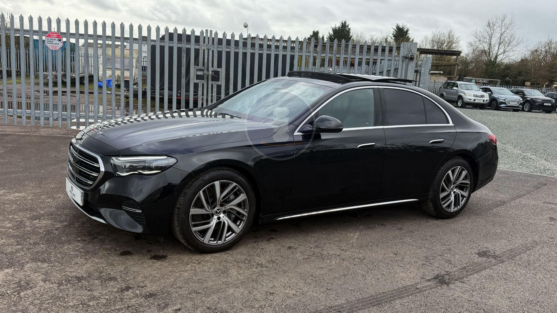 MERCEDES-BENZ E220D "EXCLUSIVE PREMIUM" (2025 MODEL) 9G-AUTO - PAN ROOF - BLACK - MEGA SPEC!!! - Image 7 of 57