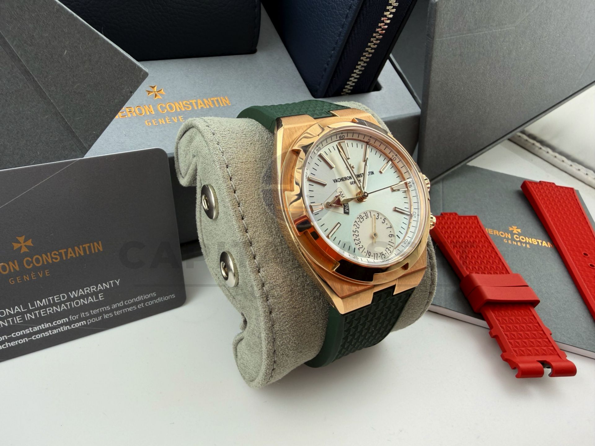 VACHERON CONSTANTIN OVERSEAS DUAL-TIME *18CT PINK GOLD* (2025) 41MM SILVER TONED SUNBURST DIAL - Image 8 of 25
