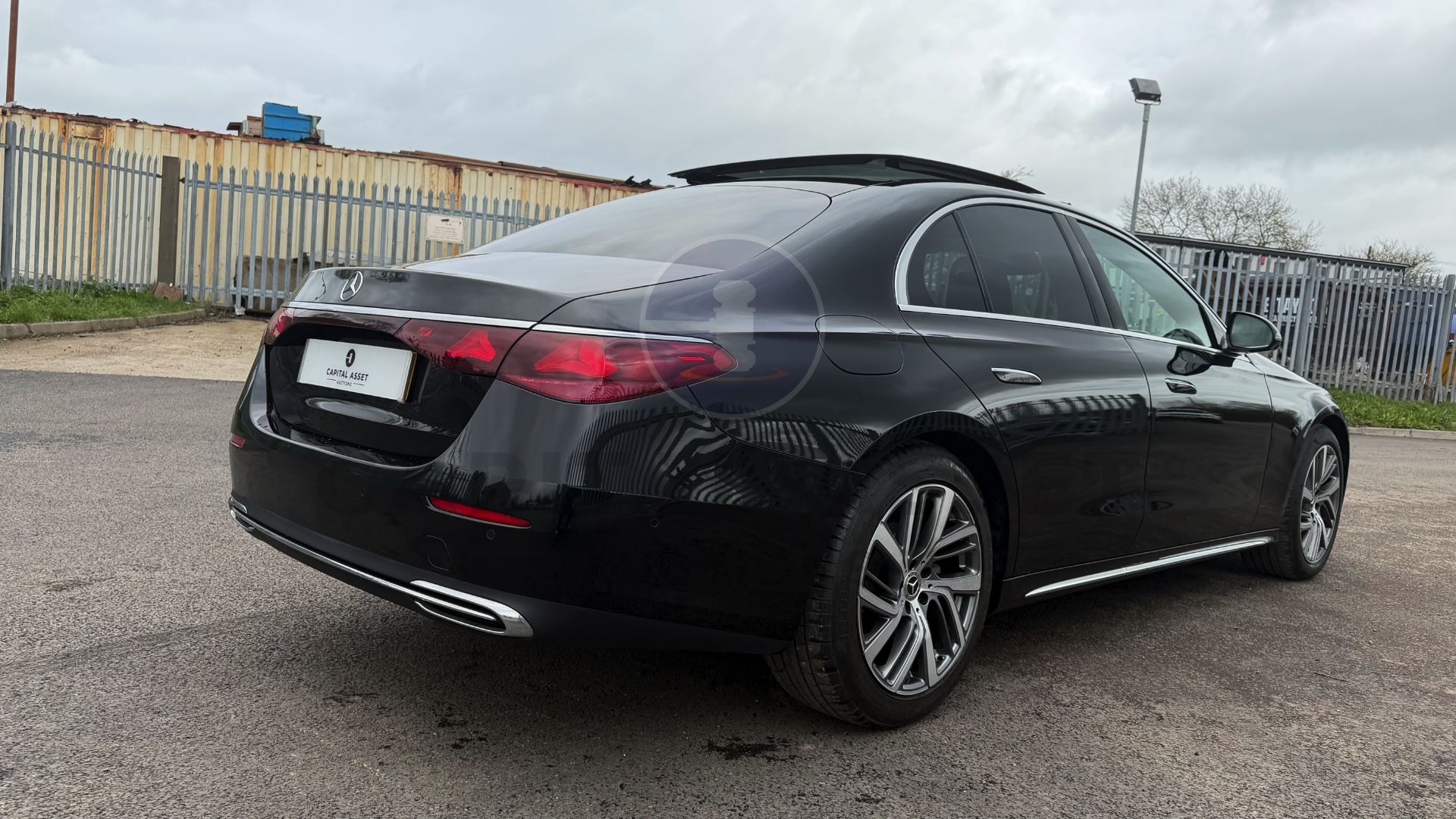 MERCEDES-BENZ E220D "EXCLUSIVE PREMIUM" (2025 MODEL) 9G-AUTO - PAN ROOF - BLACK - MEGA SPEC!!! - Image 12 of 57