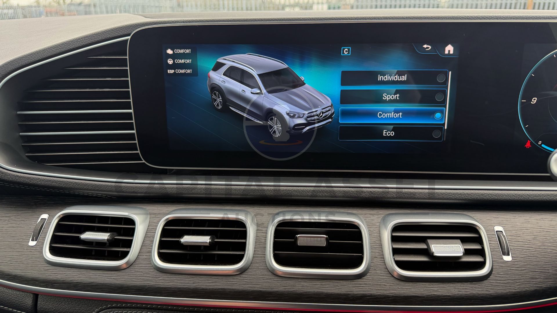 (On Sale) MERCEDES-BENZ GLE 400D *AMG LINE PREMIUM* (2023 - FACELIFT) 9G AUTO *7 SEATER* (NO VAT) - Image 57 of 65