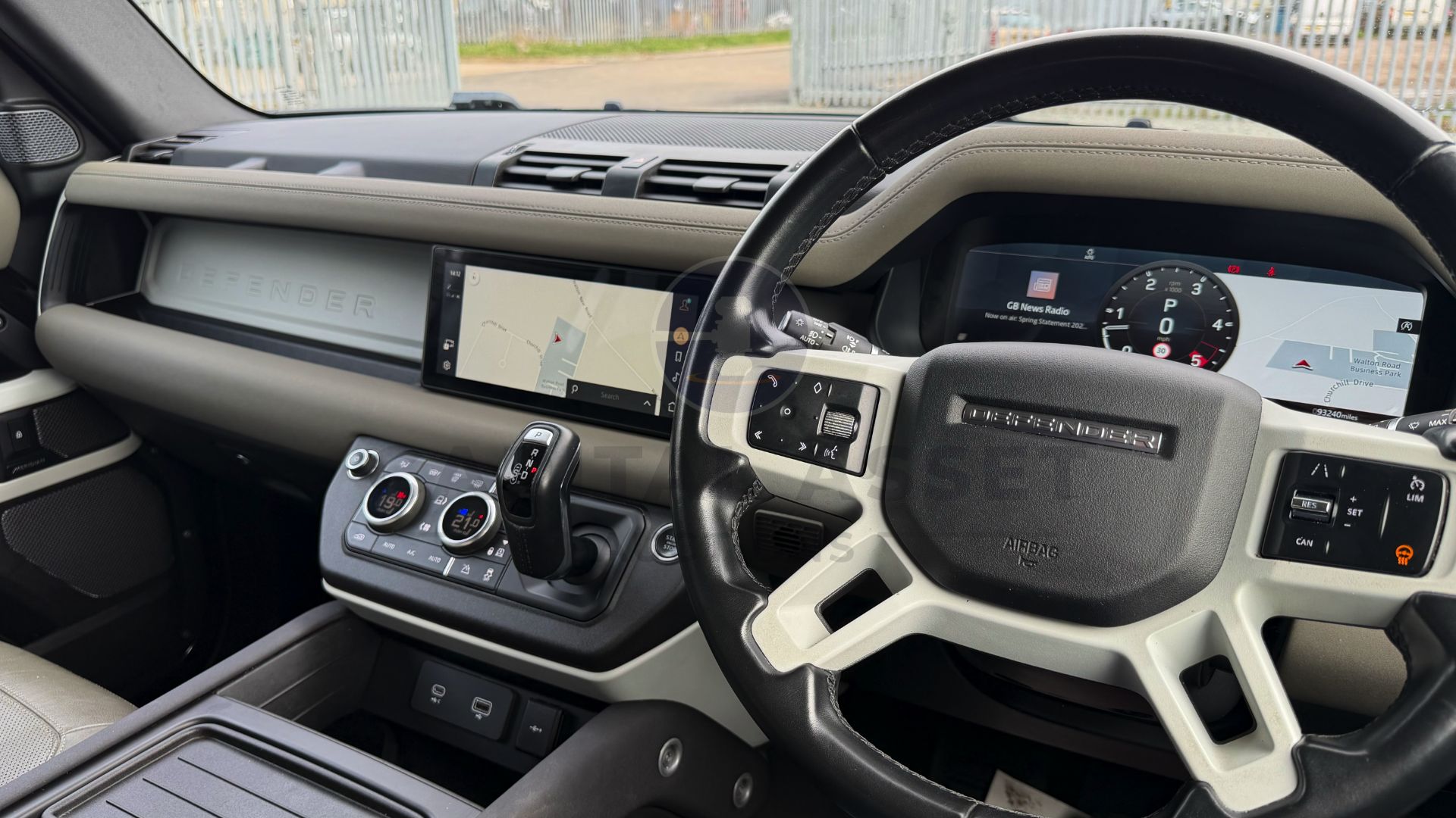 "ON SALE" LAND ROVER DEFENDER 110 *XS EDITION* 5 DOOR SUV (2022 - EURO 6) 3.0 D250 - (NO VAT) - Image 52 of 64