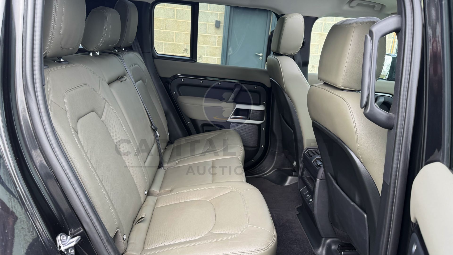 "ON SALE" LAND ROVER DEFENDER 110 *XS EDITION* 5 DOOR SUV (2022 - EURO 6) 3.0 D250 - (NO VAT) - Image 37 of 64