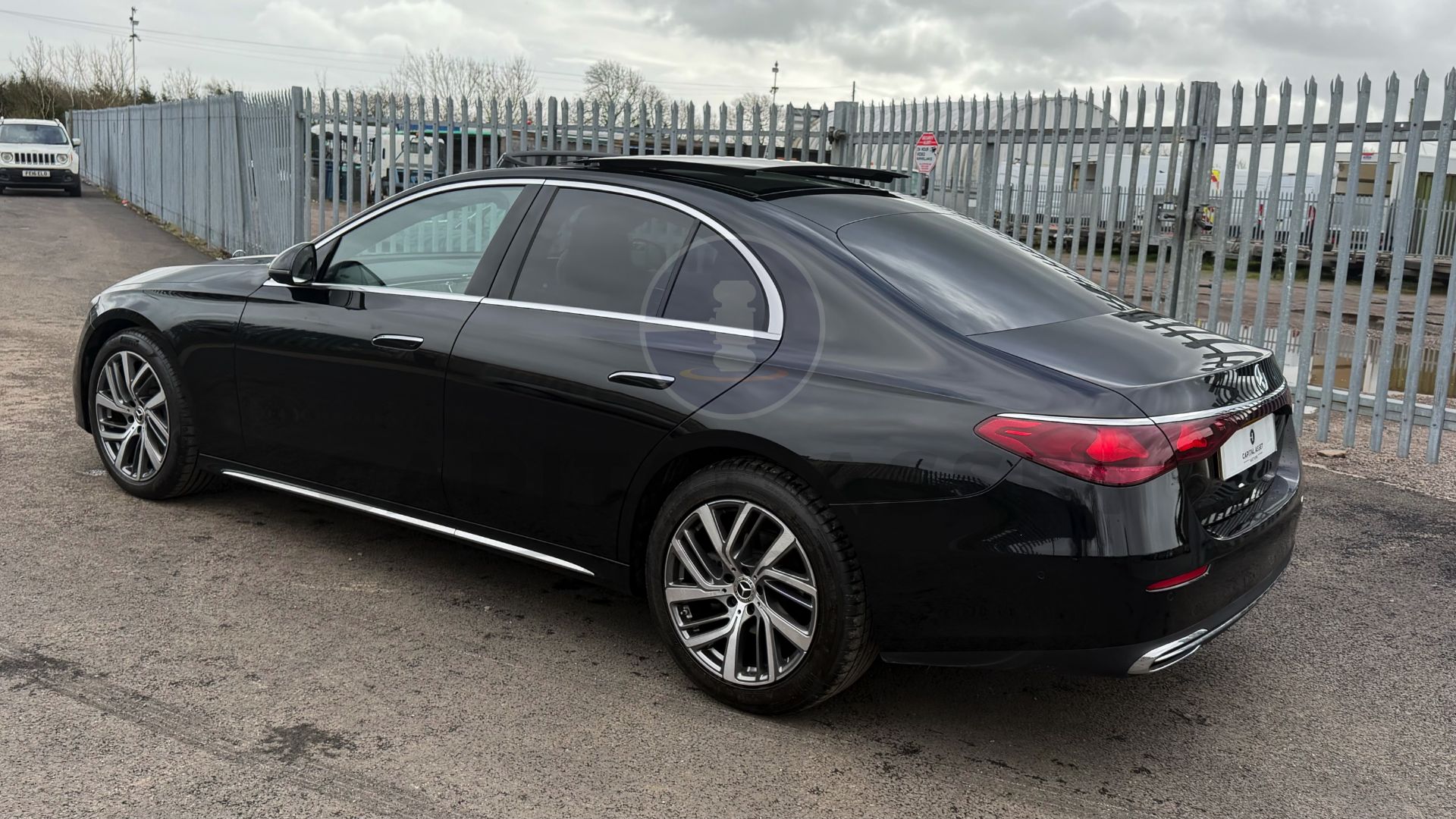 MERCEDES-BENZ E220D "EXCLUSIVE PREMIUM" (2025 MODEL) 9G-AUTO - PAN ROOF - BLACK - MEGA SPEC!!! - Image 10 of 57