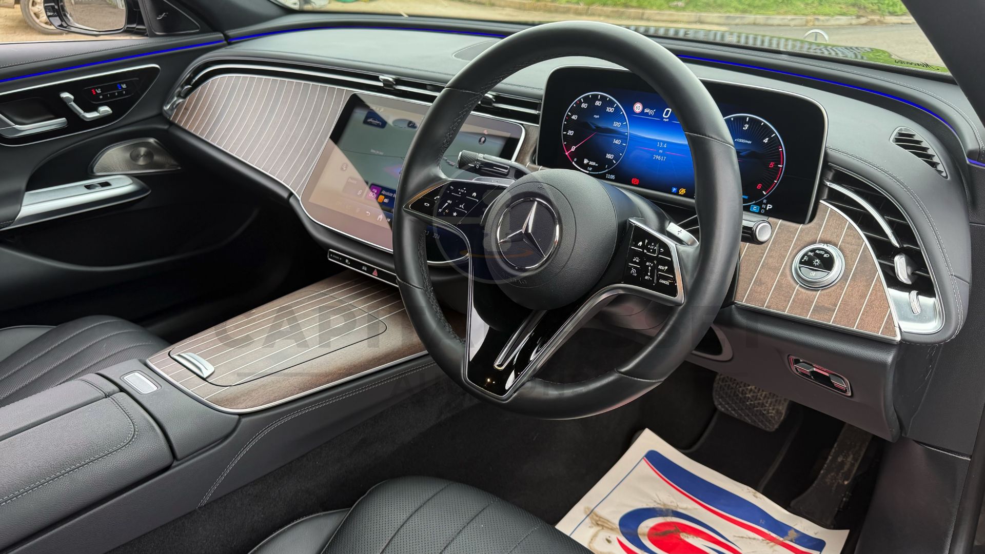 MERCEDES-BENZ E220D "EXCLUSIVE PREMIUM" (2025 MODEL) 9G-AUTO - PAN ROOF - BLACK - MEGA SPEC!!! - Image 44 of 57