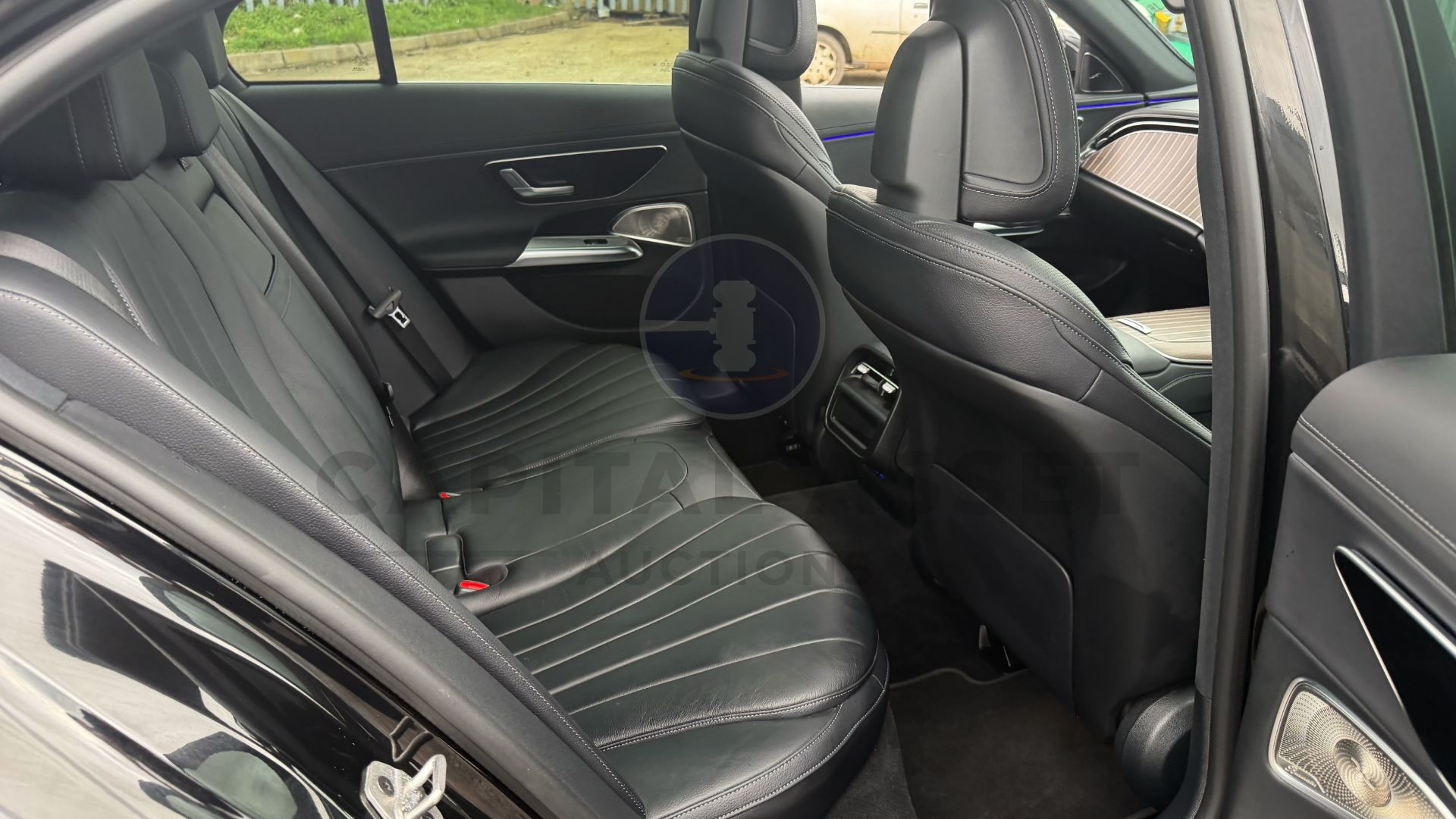 MERCEDES-BENZ E220D "EXCLUSIVE PREMIUM" (2025 MODEL) 9G-AUTO - PAN ROOF - BLACK - MEGA SPEC!!! - Image 32 of 57