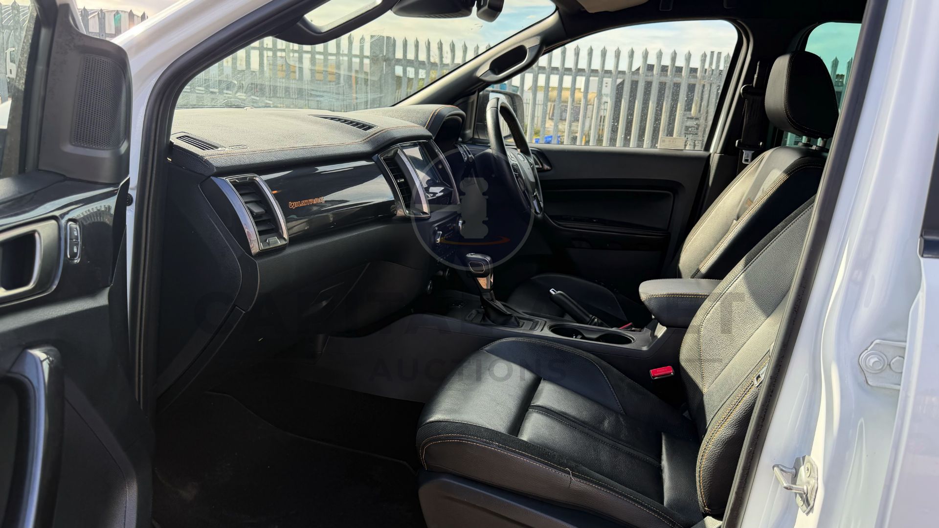 FORD RANGER *WILDTRAK* D/CAB PICK-UP (2022) 2.0 TDCI 'ECOBLUE' 10 SPEED AUTO *ONLY 57,000 FROM NEW* - Image 23 of 50