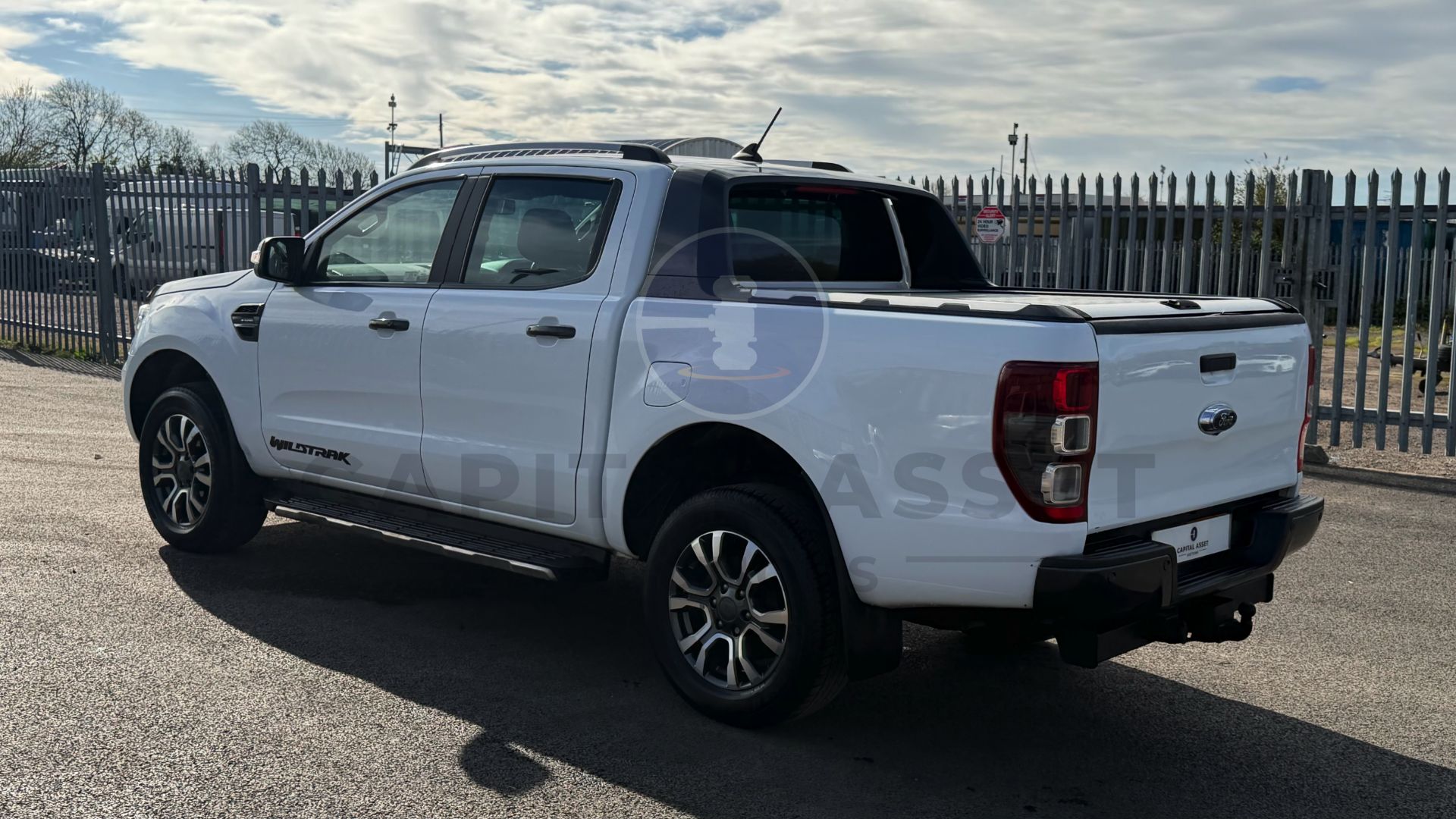 FORD RANGER *WILDTRAK* D/CAB PICK-UP (2022) 2.0 TDCI 'ECOBLUE' 10 SPEED AUTO *ONLY 57,000 FROM NEW* - Image 6 of 50