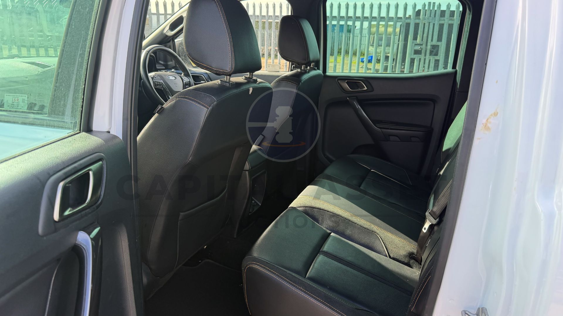 FORD RANGER *WILDTRAK* D/CAB PICK-UP (2022) 2.0 TDCI 'ECOBLUE' 10 SPEED AUTO *ONLY 57,000 FROM NEW* - Image 25 of 50