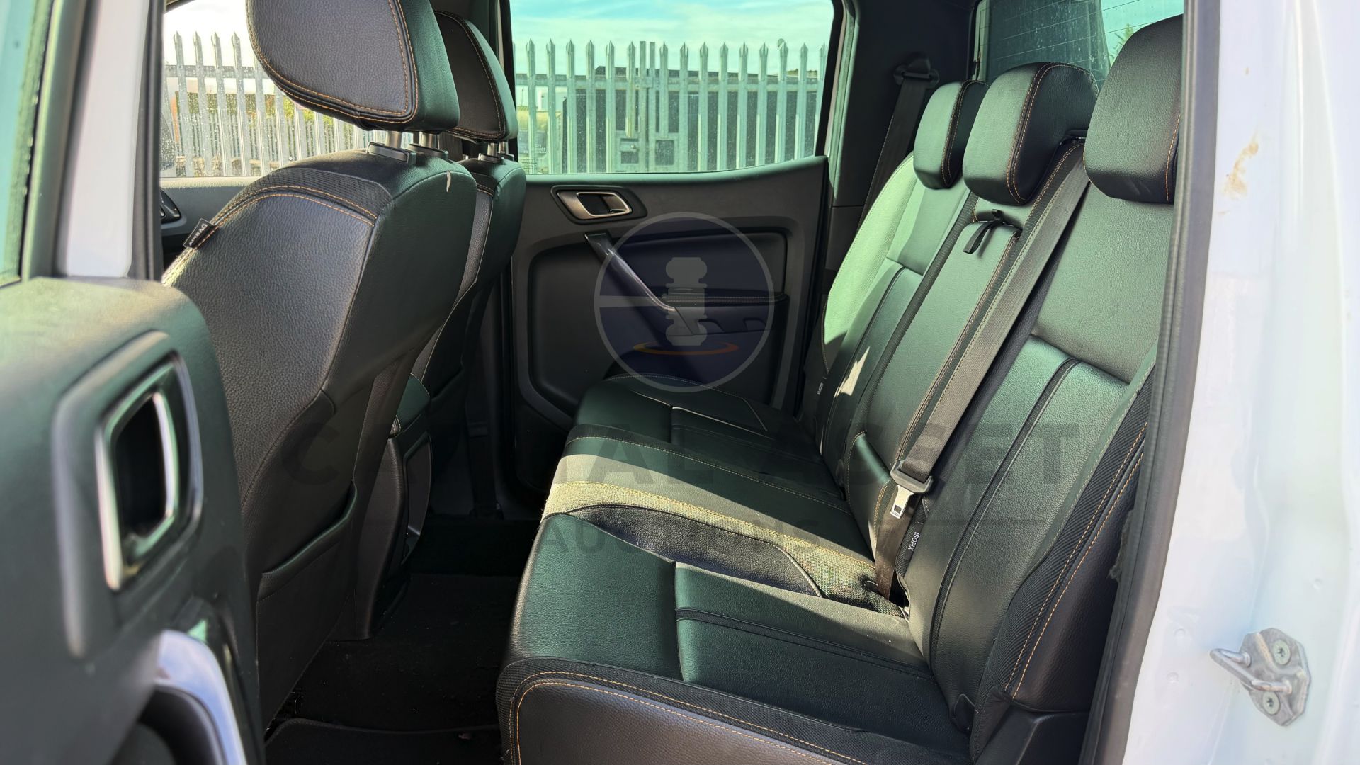 FORD RANGER *WILDTRAK* D/CAB PICK-UP (2022) 2.0 TDCI 'ECOBLUE' 10 SPEED AUTO *ONLY 57,000 FROM NEW* - Image 26 of 50