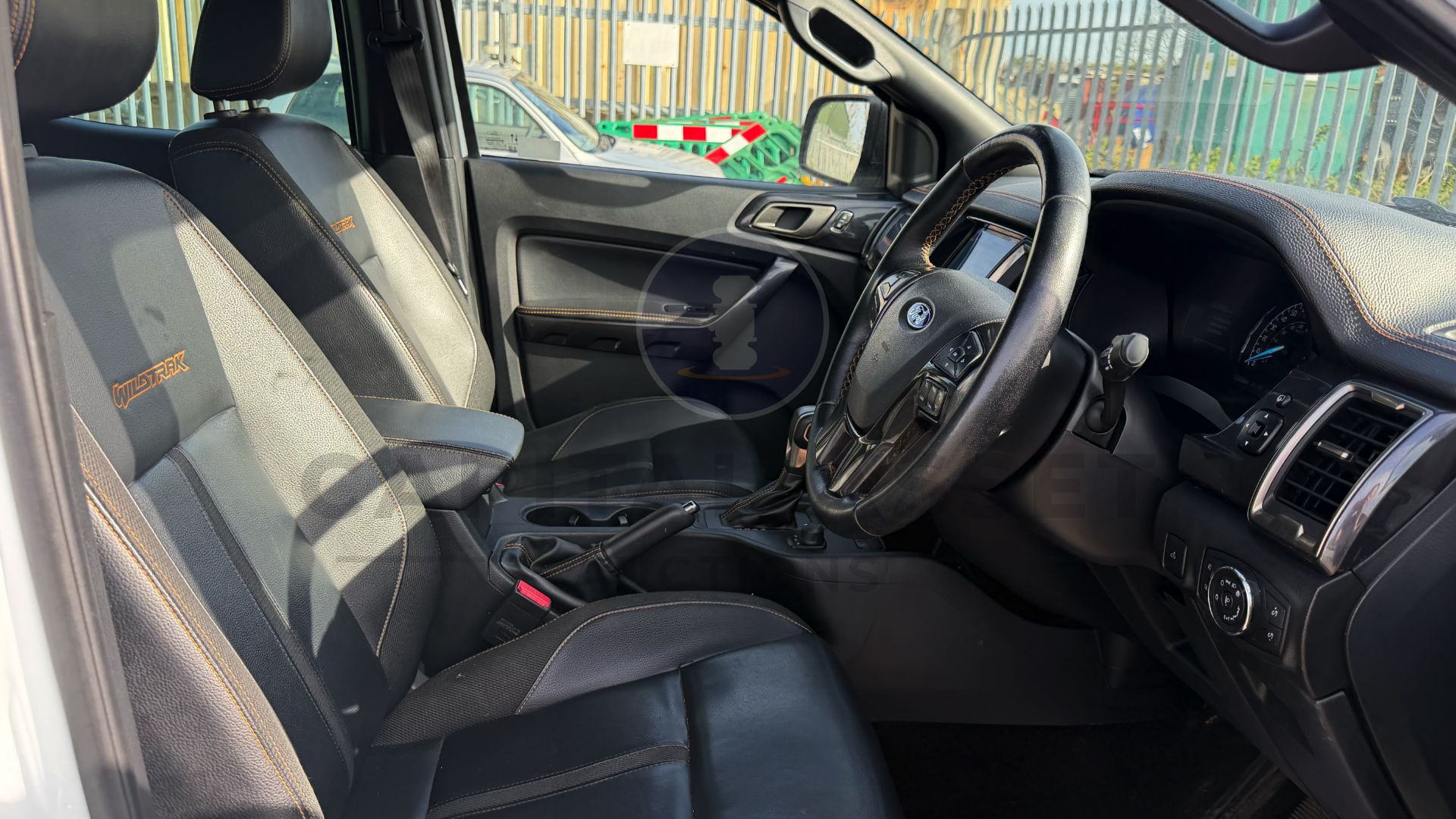 FORD RANGER *WILDTRAK* D/CAB PICK-UP (2022) 2.0 TDCI 'ECOBLUE' 10 SPEED AUTO *ONLY 57,000 FROM NEW* - Image 36 of 50