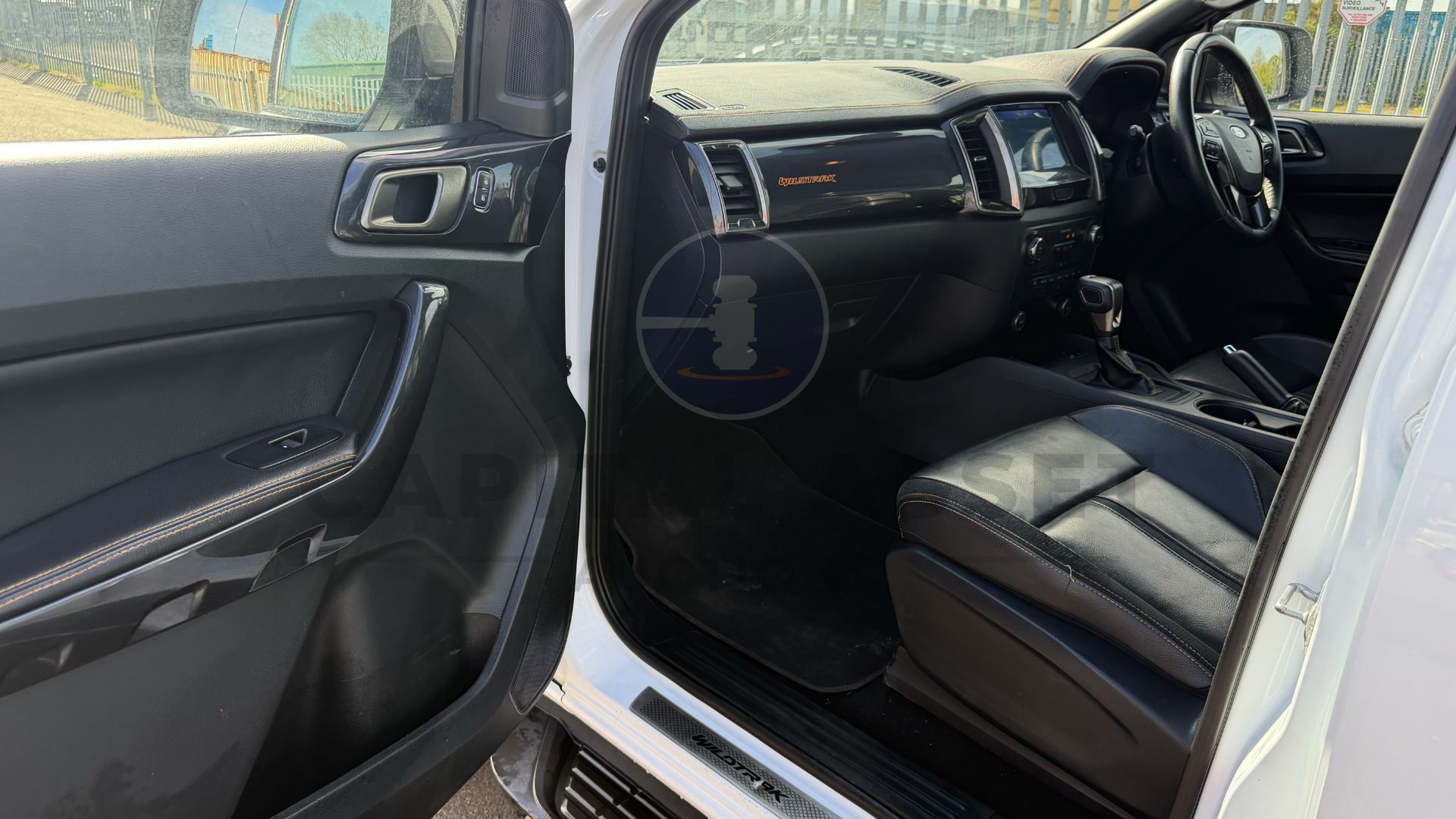 FORD RANGER *WILDTRAK* D/CAB PICK-UP (2022) 2.0 TDCI 'ECOBLUE' 10 SPEED AUTO *ONLY 57,000 FROM NEW* - Image 20 of 50