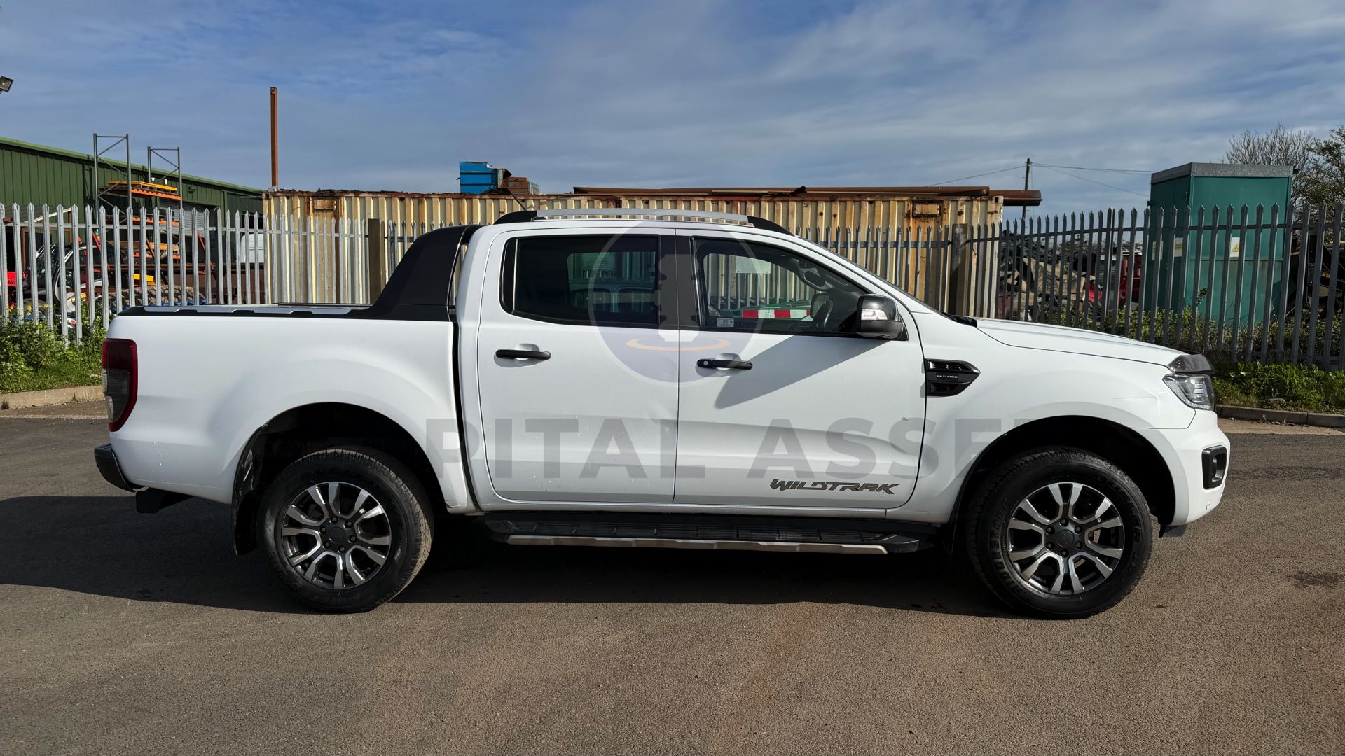 FORD RANGER *WILDTRAK* D/CAB PICK-UP (2022) 2.0 TDCI 'ECOBLUE' 10 SPEED AUTO *ONLY 57,000 FROM NEW* - Image 10 of 50