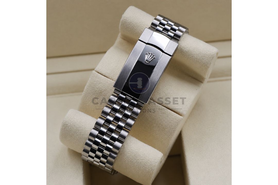 (ON SALE) ROLEX DATEJUST *41MM BRIGHT BLACK DIAL* (JUNE 2025 - NEW & UNWORN) OYSTER STEEL & JUBILEE - Image 5 of 7