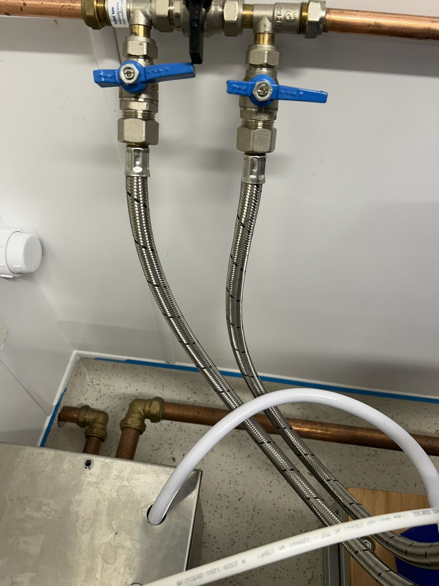 Aqua Blu Kinetico Commercial Water Softener System with Brine Tank - Image 4 of 6