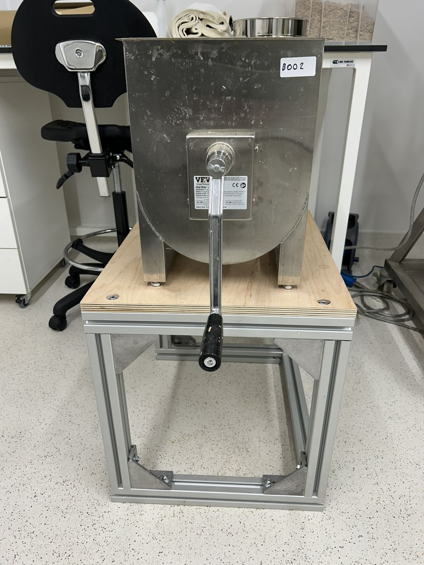 VEVOR BX-30 Stainless Steel Manual Meat Mixer with Stand - Image 3 of 5
