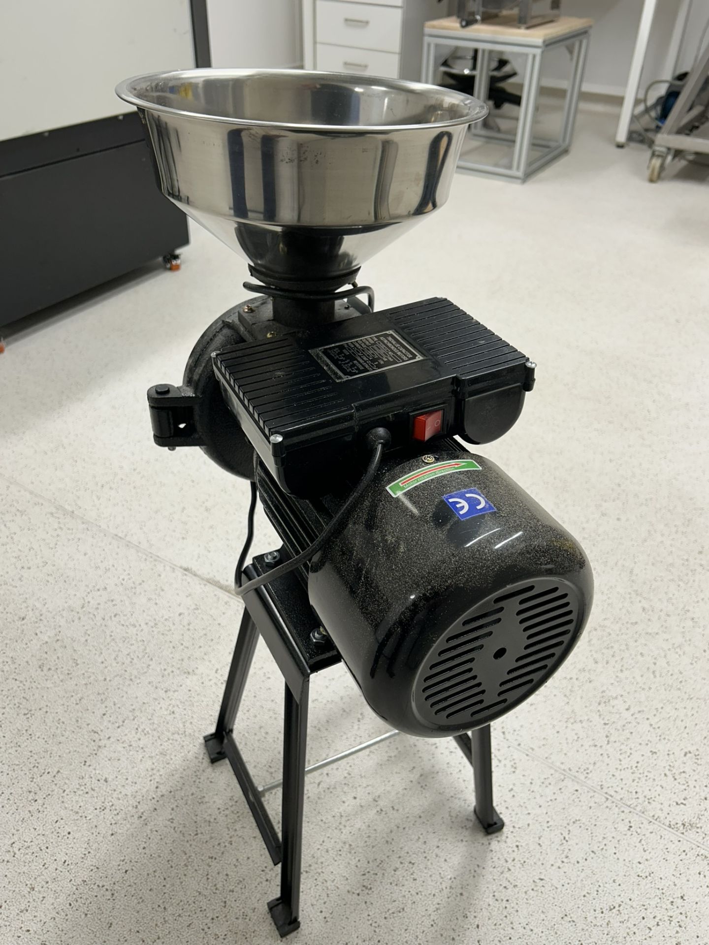 Electric Stainless Steel Grinder / Mill with Hopper (220V, 2.2kW) - Image 5 of 5