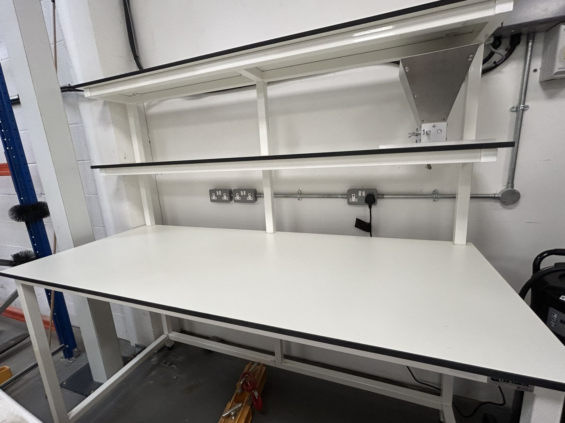 Heavy Duty Laboratory Bench with Upper Shelving – Lab-Tables – Industrial Workstation