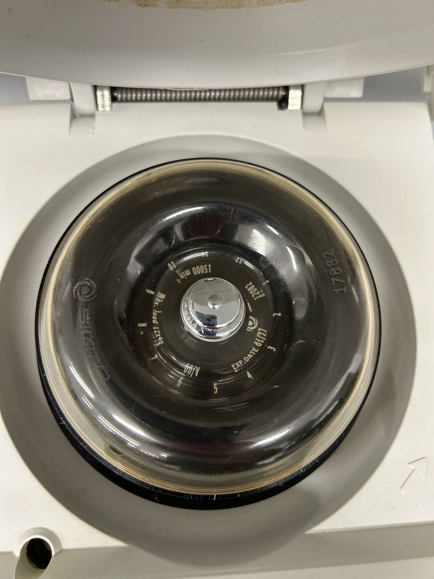 Sigma 1-14 Benchtop Laboratory Centrifuge with Rotor – Model 1-14 - Image 3 of 5