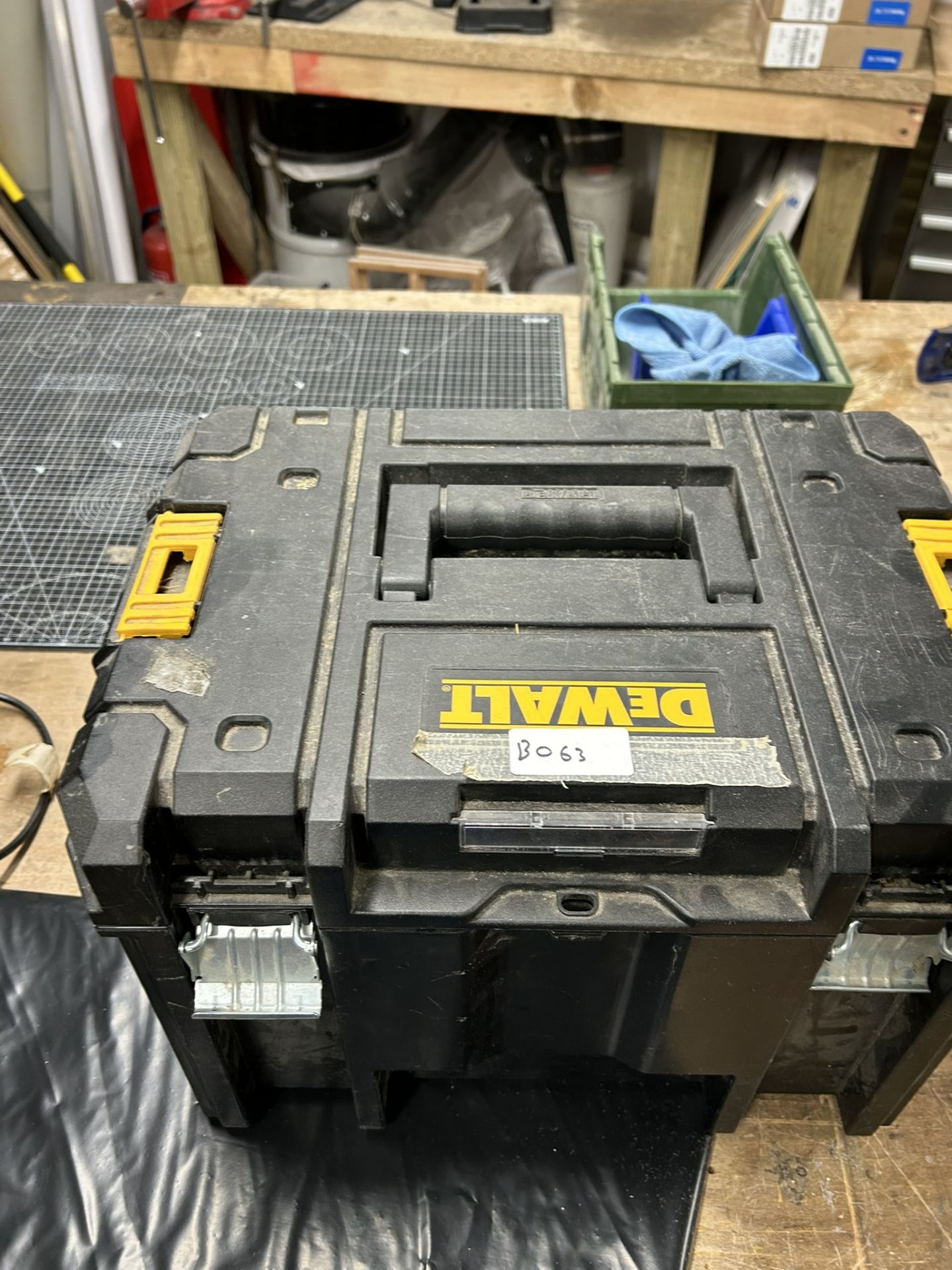 DeWalt ToughSystem Box with 5x Electric Detail Sanders & Sanding Pads - Image 2 of 3