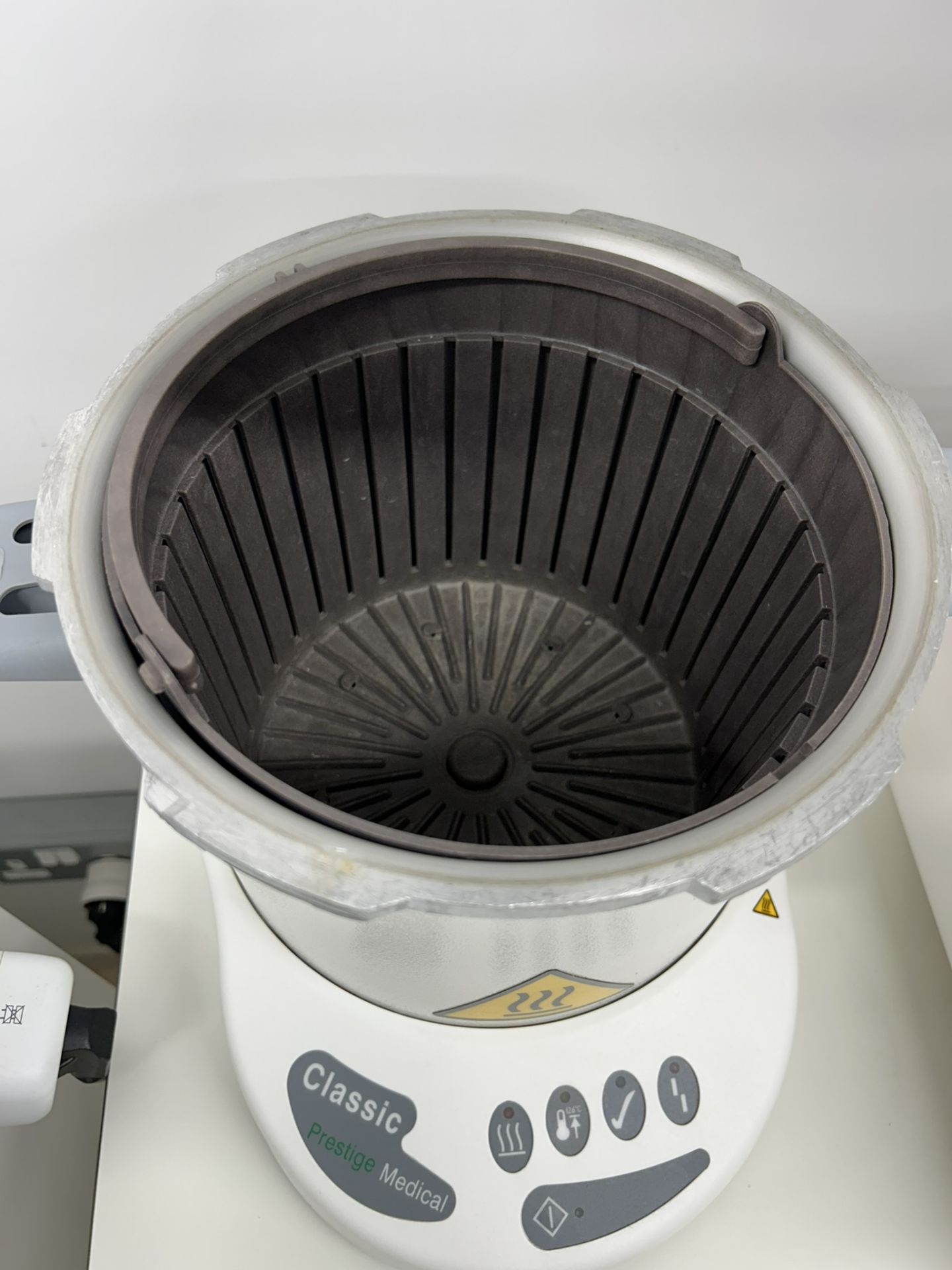 Prestige Medical Classic Bench-Top Autoclave Steriliser (Model 210001) - Image 2 of 4
