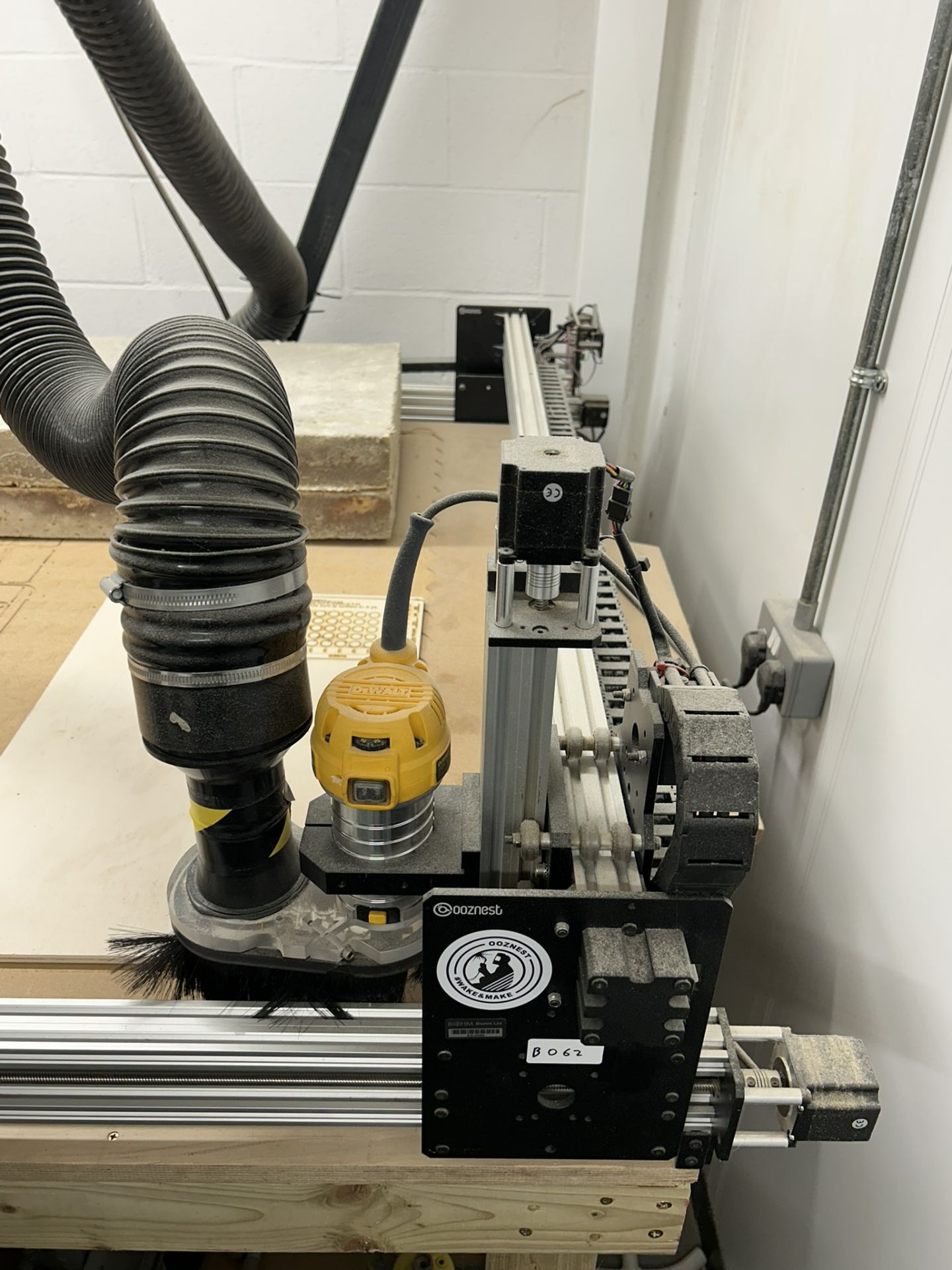 Ooznest WorkBee CNC Router with DeWalt Router & Dust Extraction - Image 3 of 10