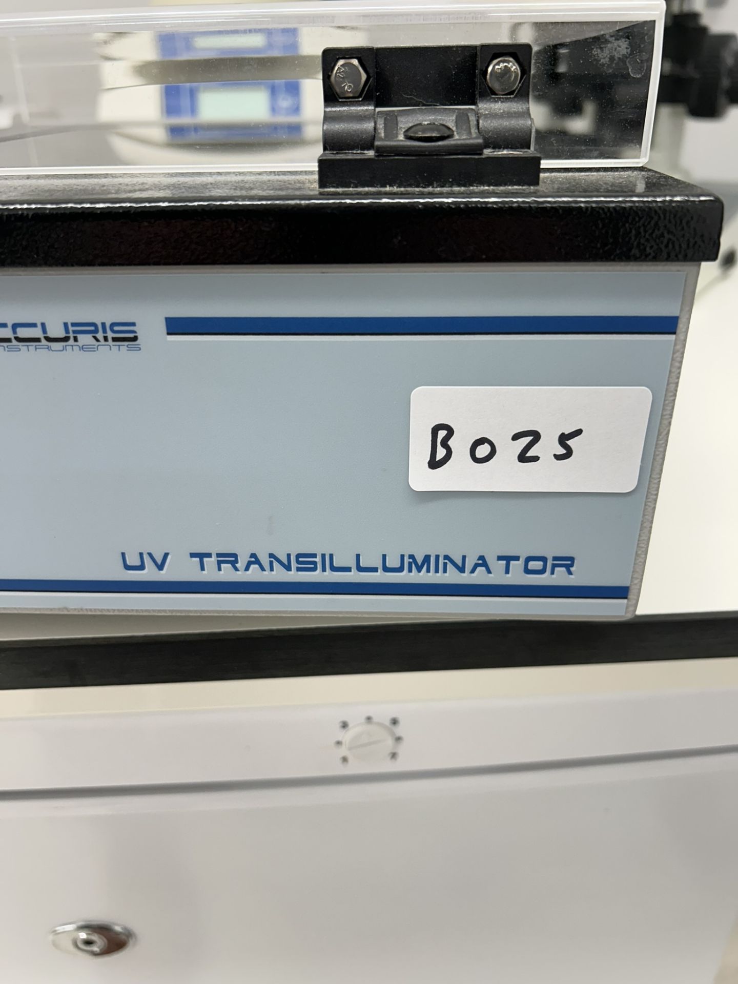 Accuris E3000-E UV Transilluminator with Safety Lid – Laboratory Equipment - Image 2 of 4