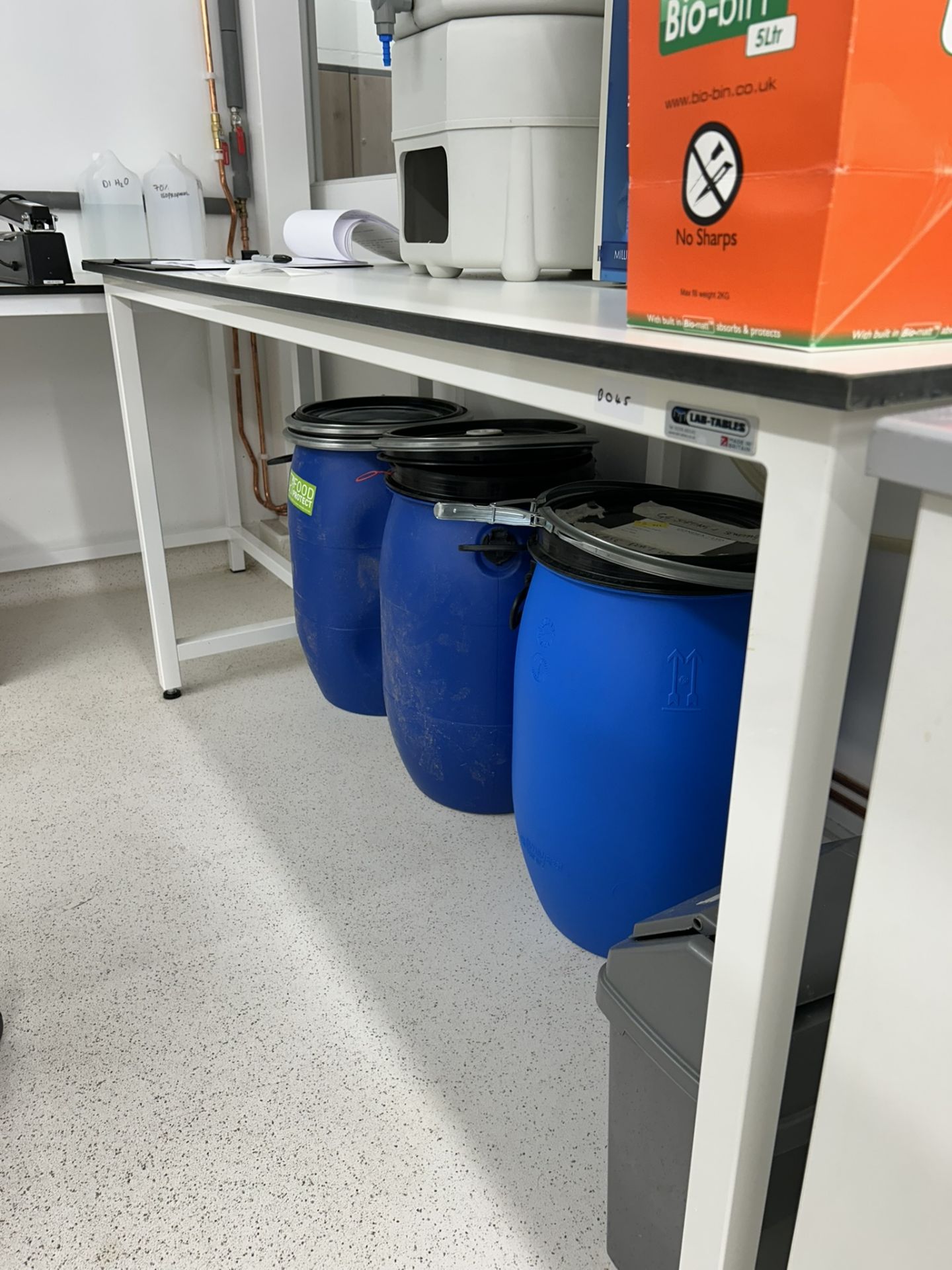 Laboratory Workbench / Lab Table – Heavy Duty – Chemical Resistant Top - Image 3 of 4